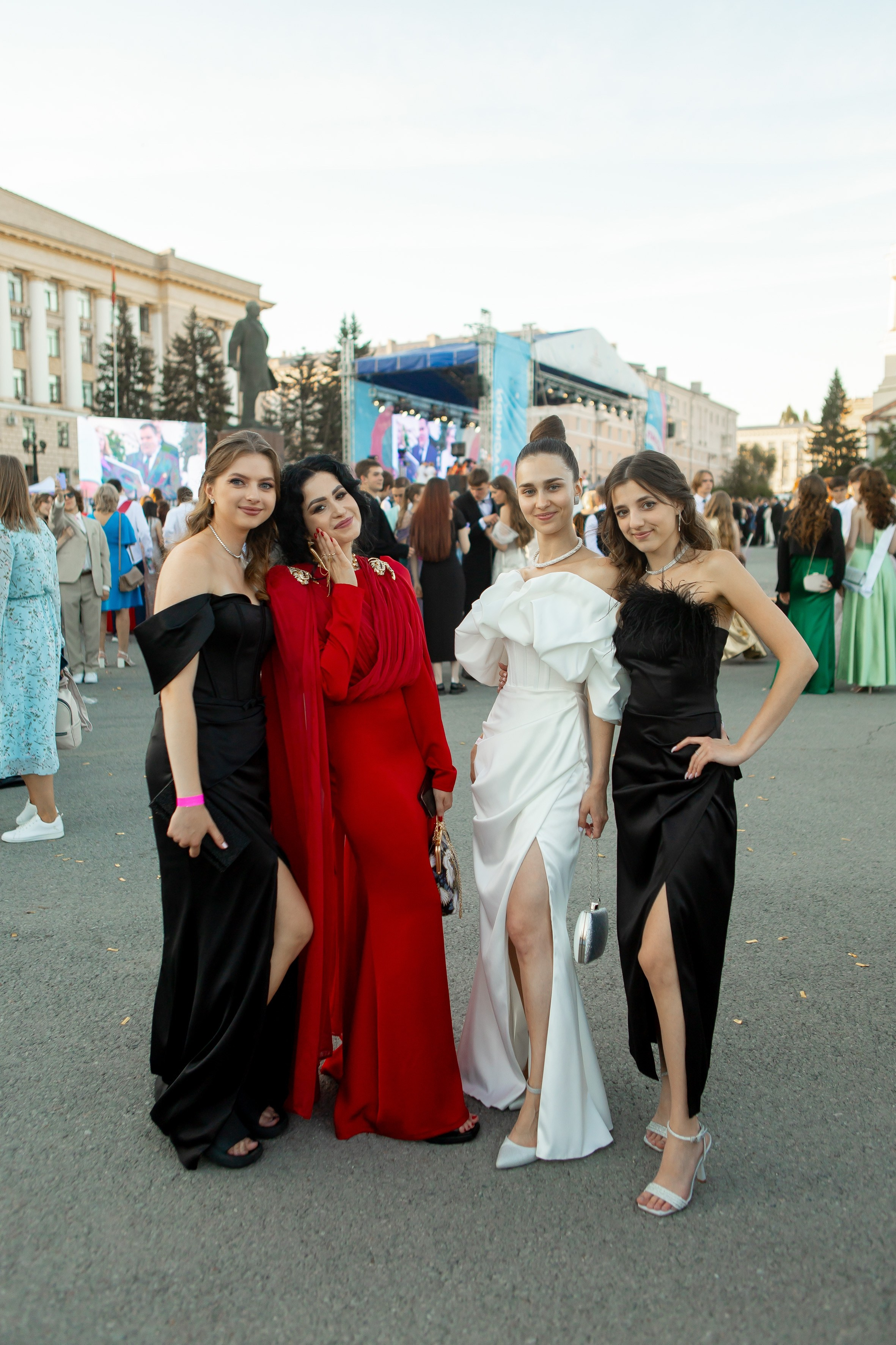 Выпускной Гимназия 12 2024 г. Свадебный и портретный Фотограф в Липецке Дмитрий Котюков