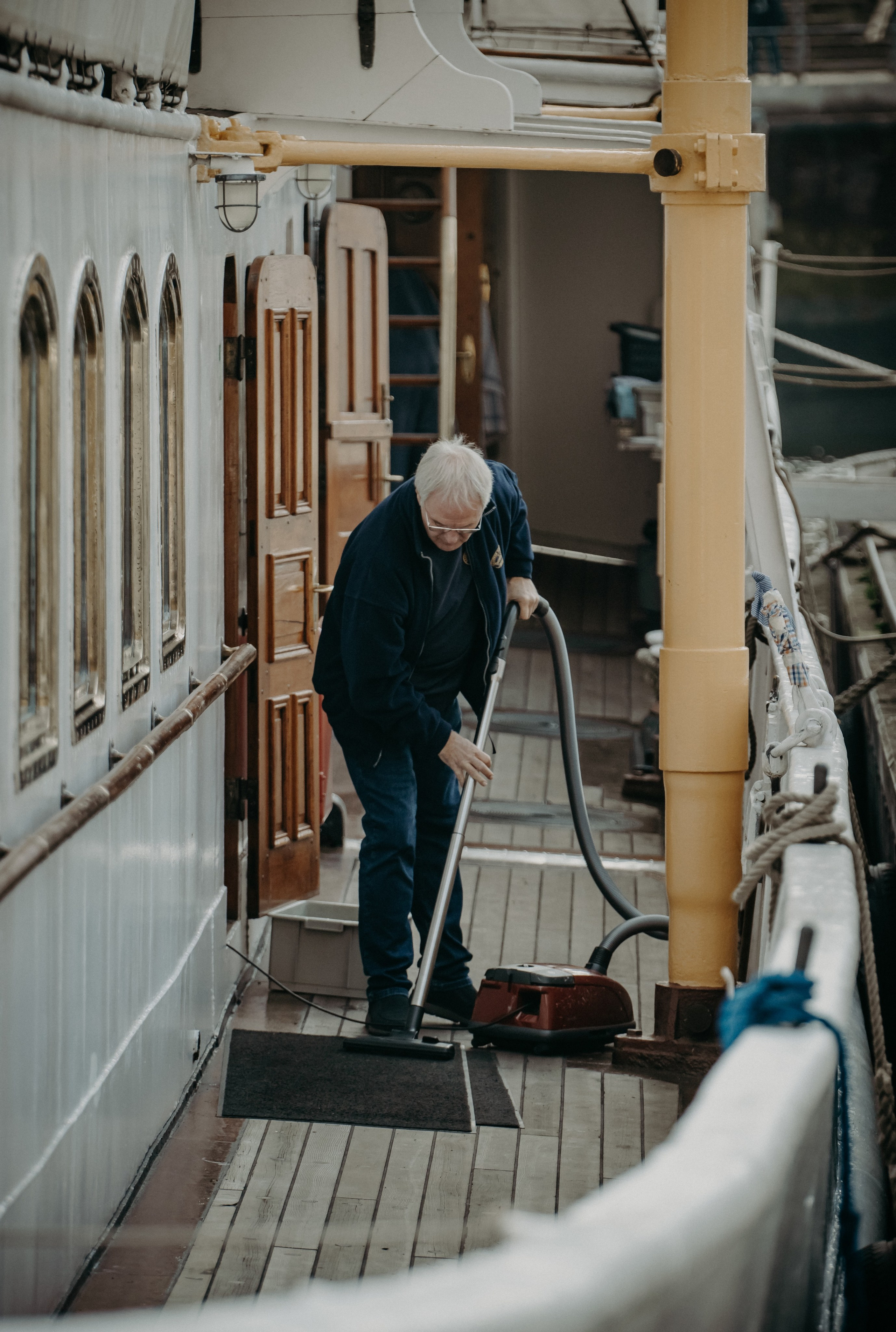 STREET. NE Cinema — backstage and reportage photography in cinema, music, Automotive and sport