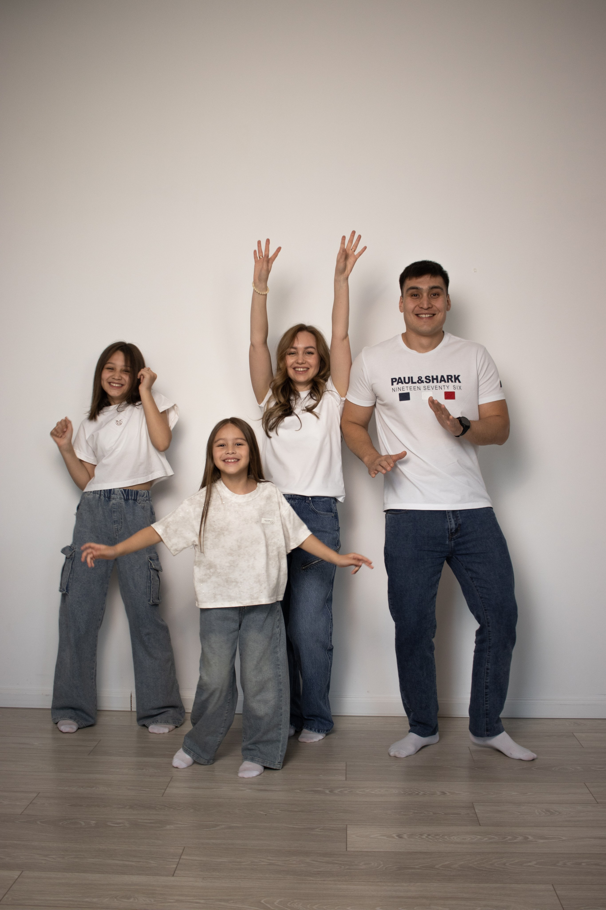 Студийная фотосессия. Фотограф в Астане, индивидуальная, семейная, домашняя фотосессия