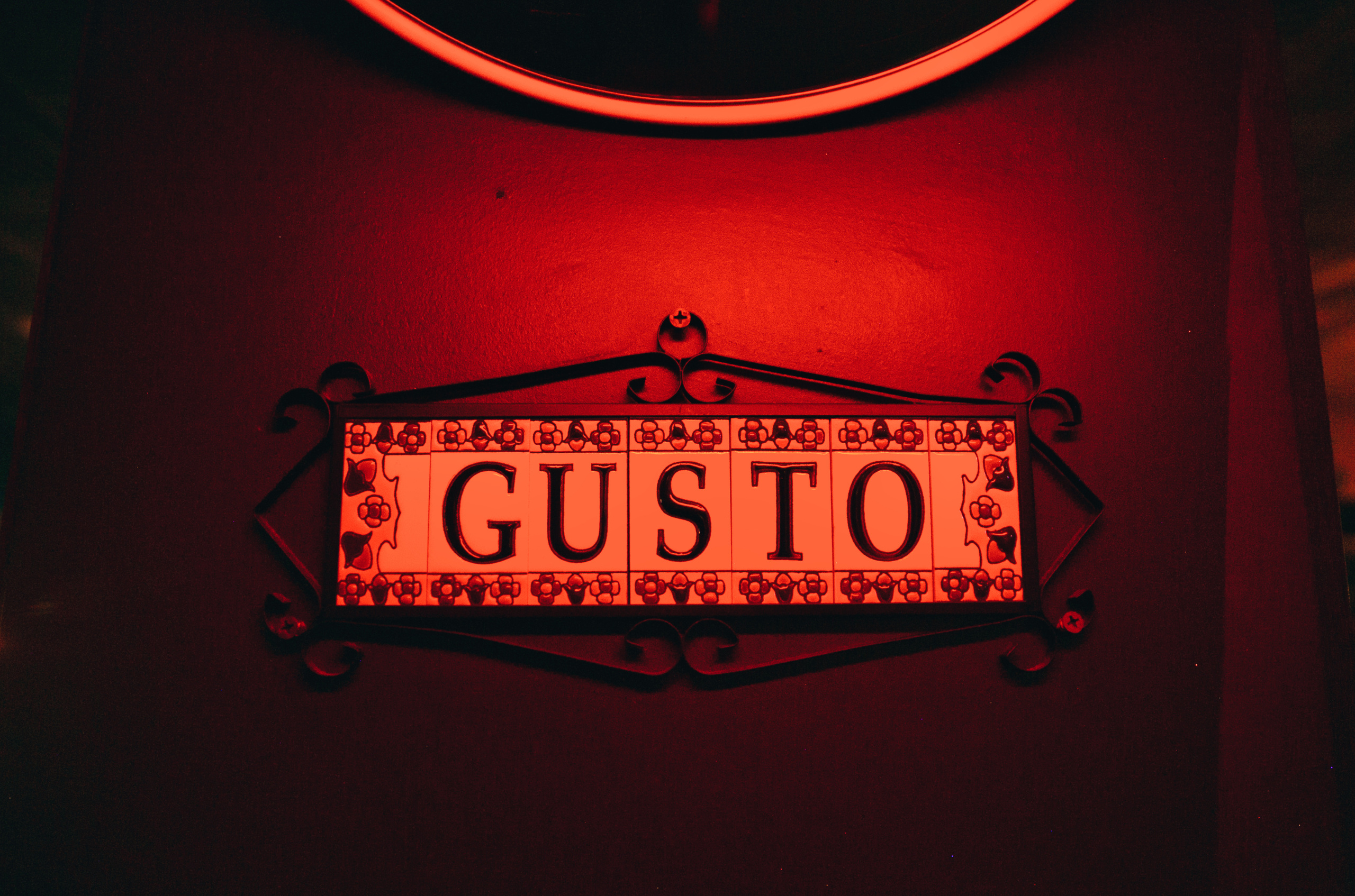 Интерьер Gusto & Mason lounge. Свадебный и репортажный фотограф в Ярославле Евгений Шовдин