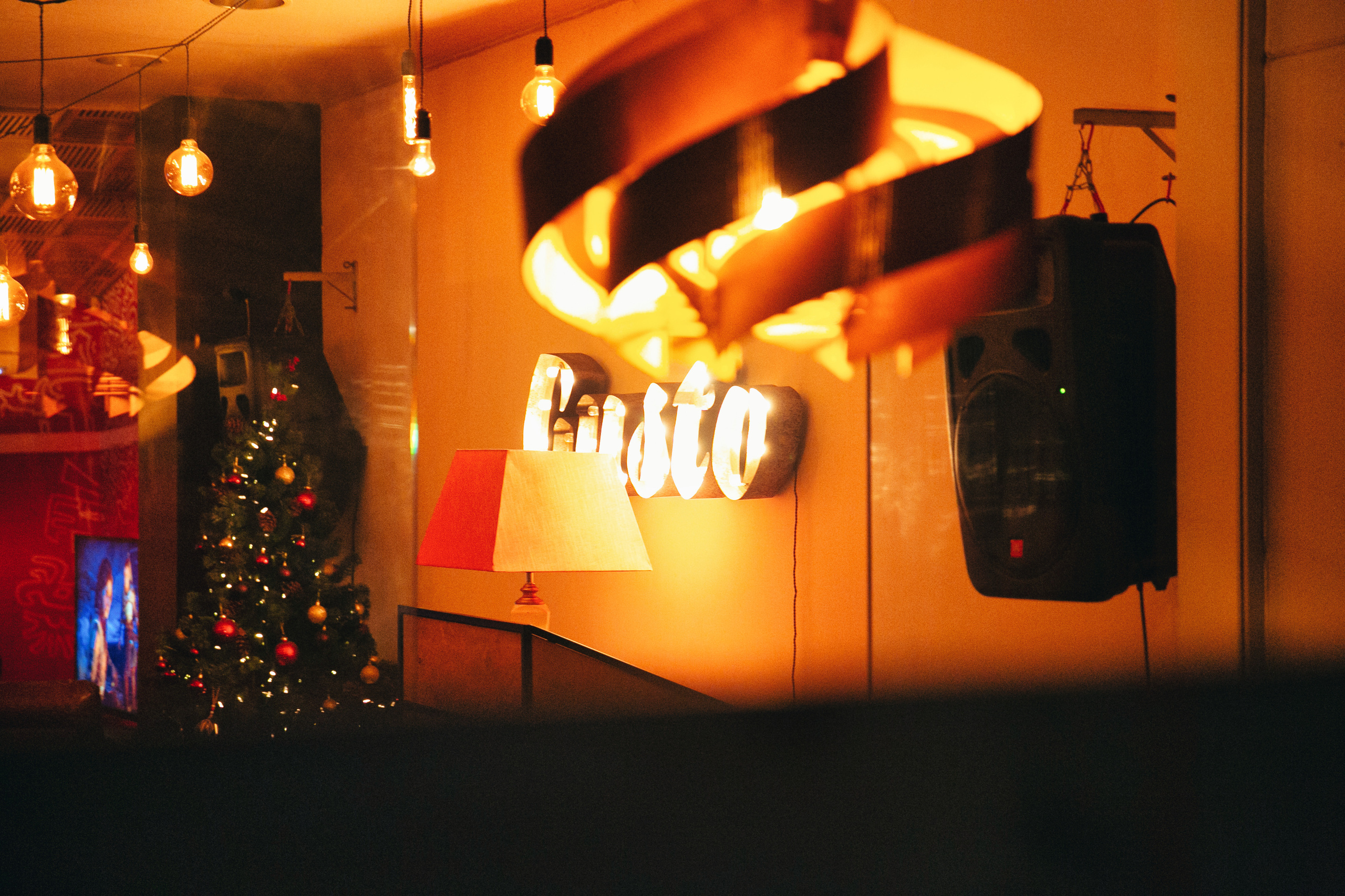 Интерьер Gusto & Mason lounge. Свадебный и репортажный фотограф в Ярославле Евгений Шовдин