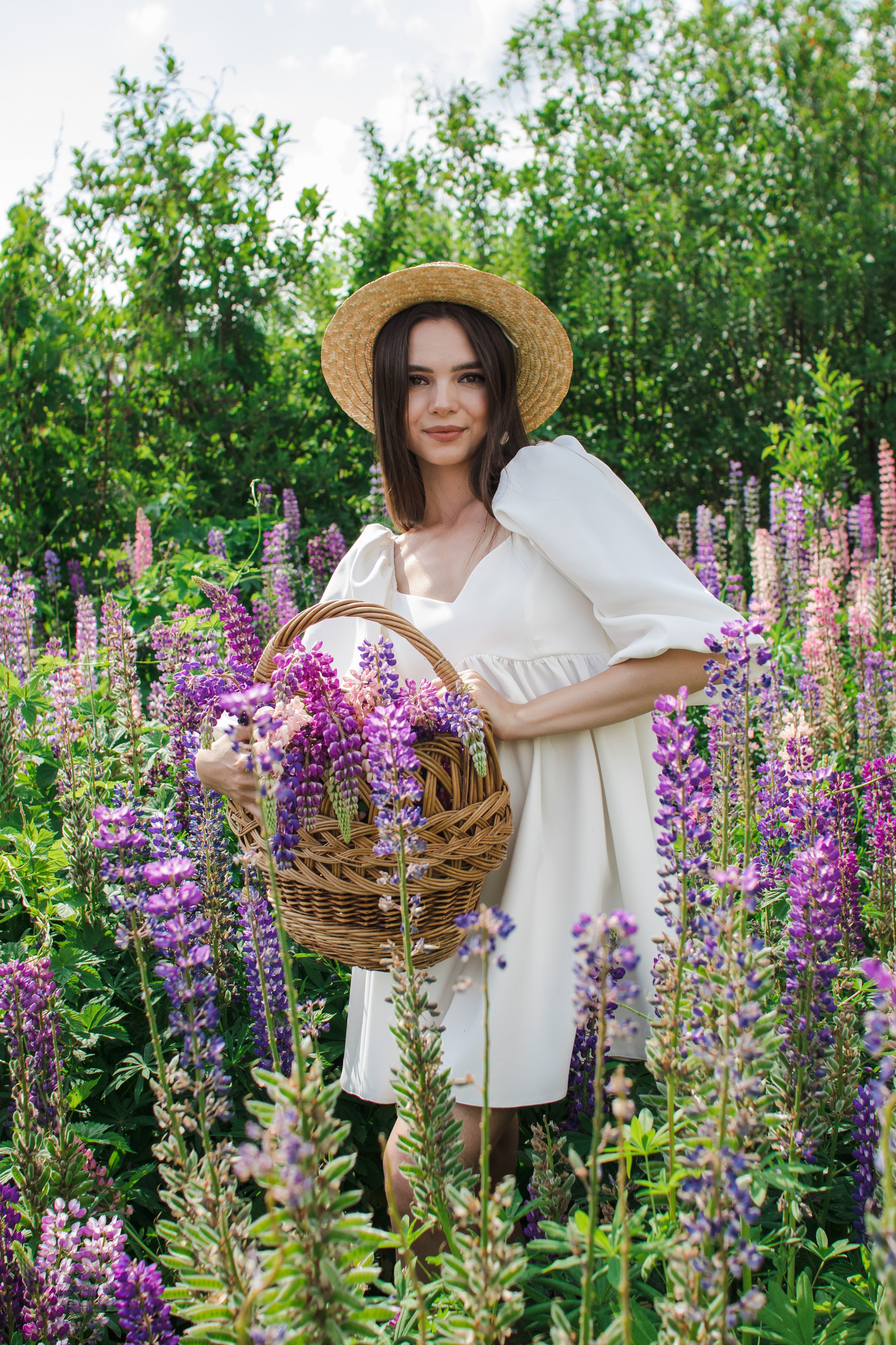 Девушках в люпинах