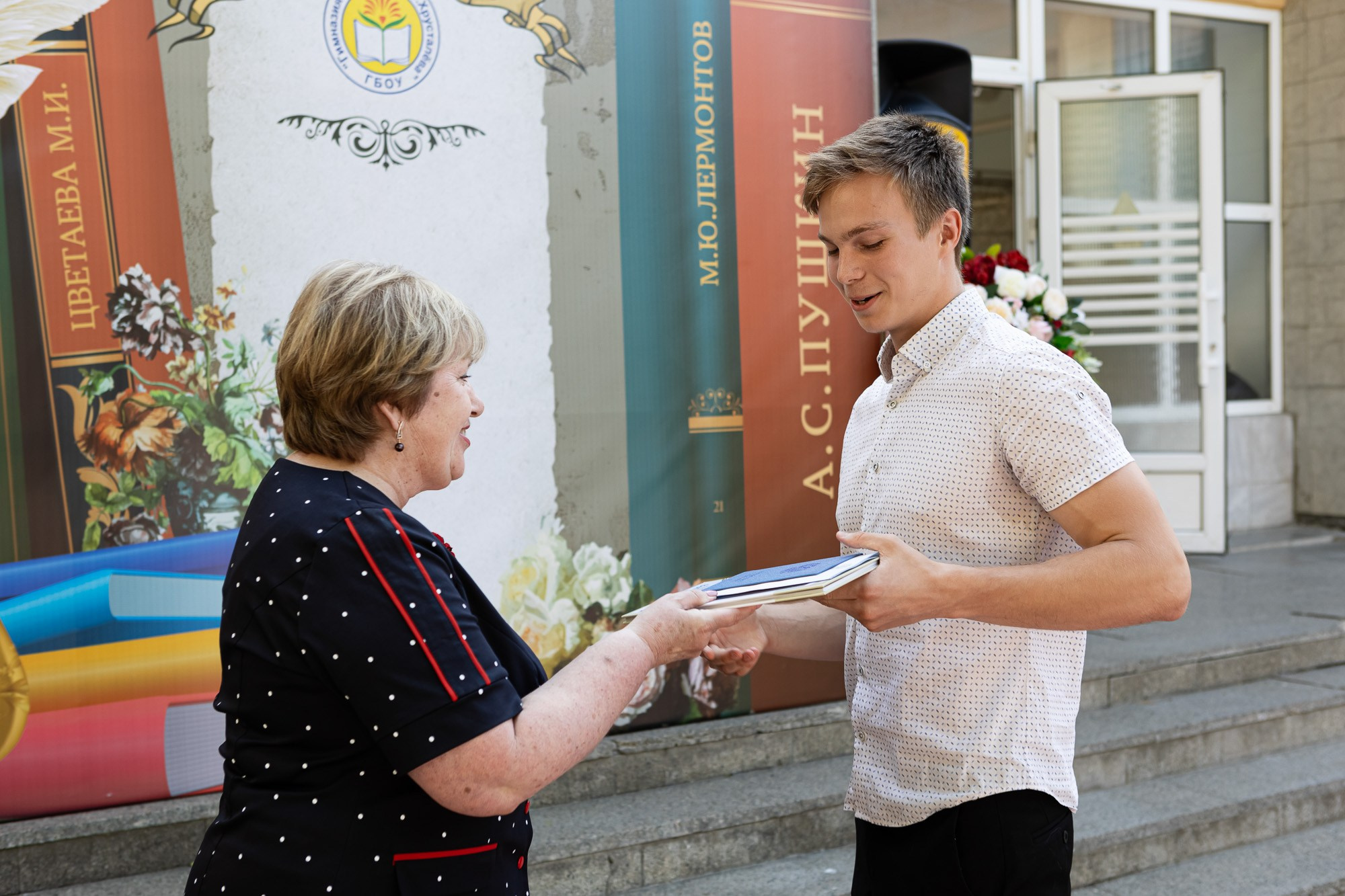 Фотосъёмка выпускного в школе. Свадебный фотограф, фотосъемка в Крыму, Севастополе, Симферополе, Ялте