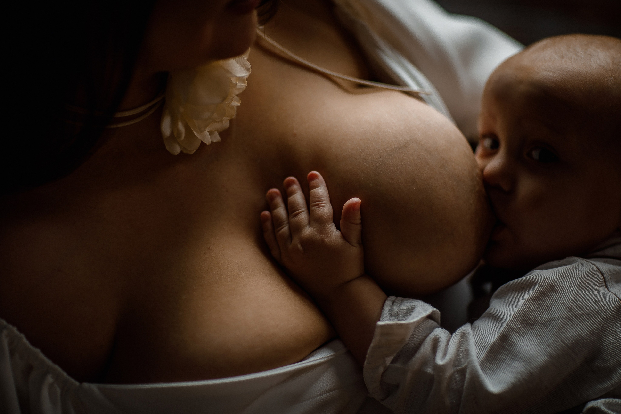 Грудное кормление. Фотограф материнства и таинства кормления Екатерина Кузьмин