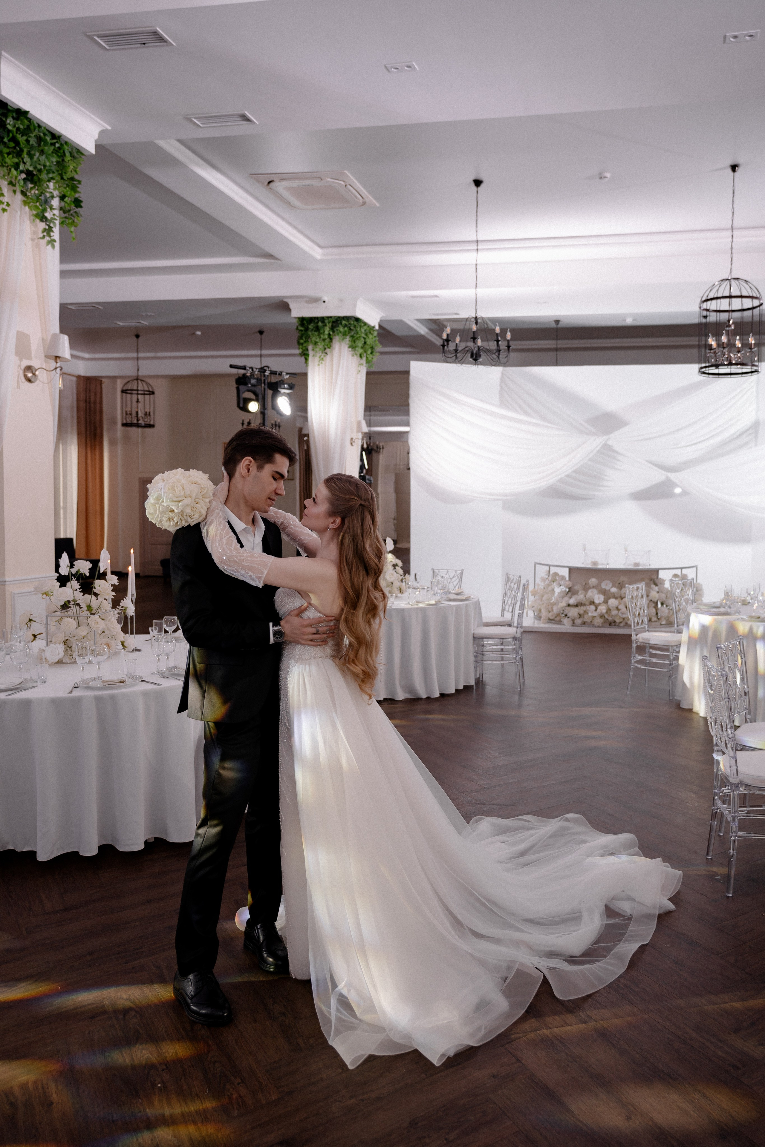 СВАДЕБНАЯ СЬЕМКА СБОРОВ В ОТЕЛЕ И ВЫЕЗД НА ЦЕРЕМОНИЮ (СНЯТО В СИБИРЕ В НИЖНЕВАРТОВСКЕ). Профессиональный фотограф, Санкт-Петербург — Виктория Богомолова