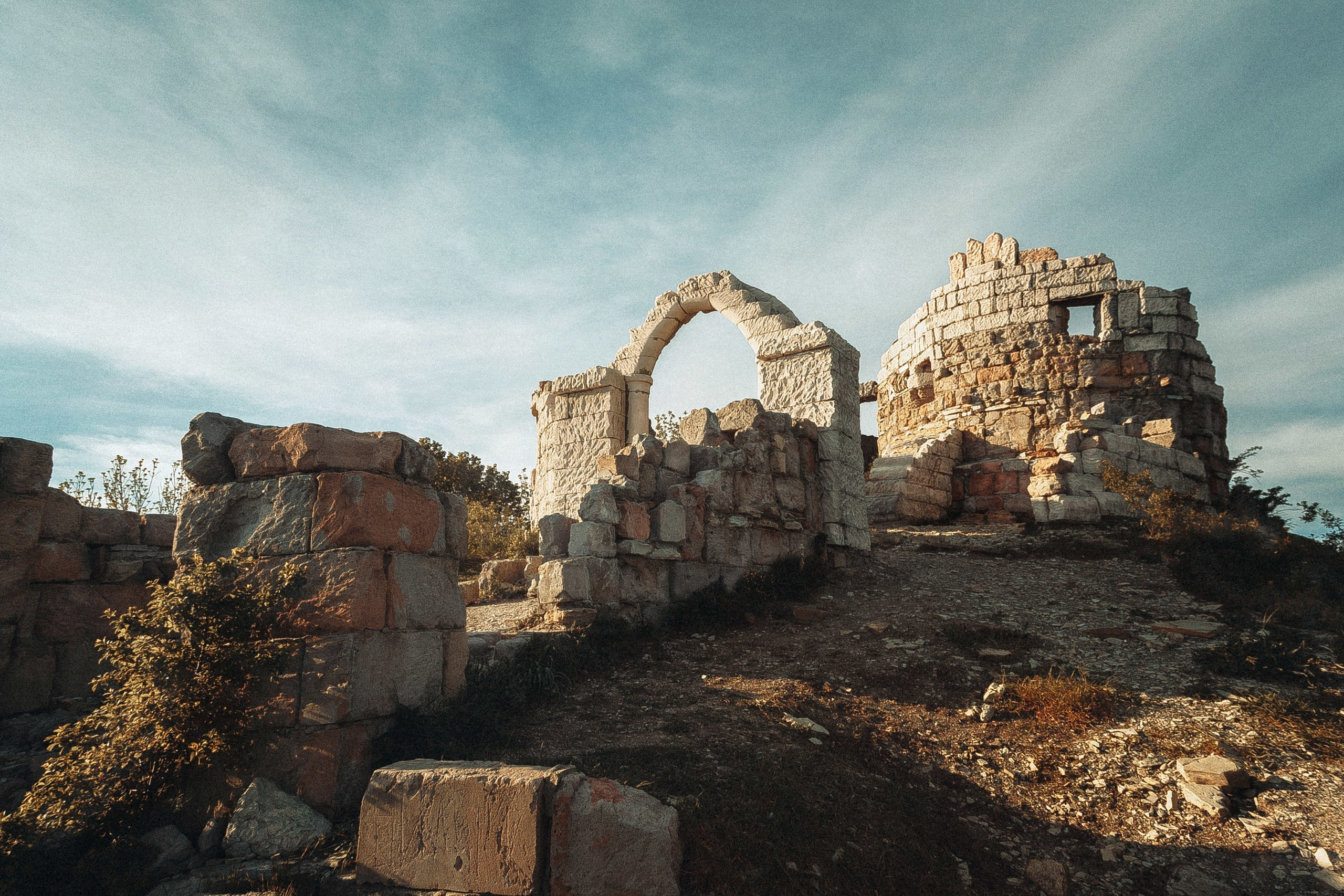 Грозовые ворота. Россия. Фотограф Андрей Васильев. Декорации.