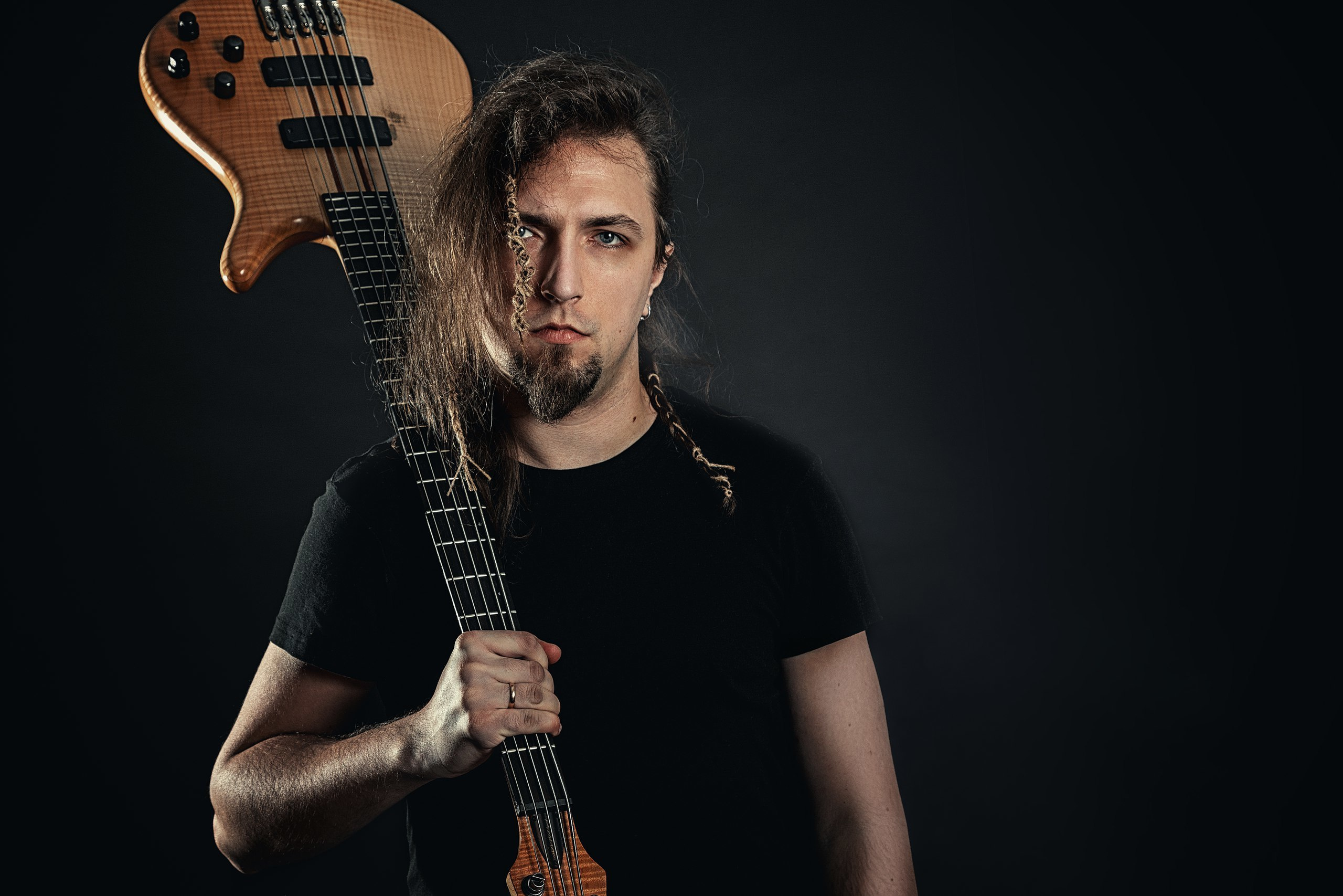 Портрет гитариста Юрия Малеева