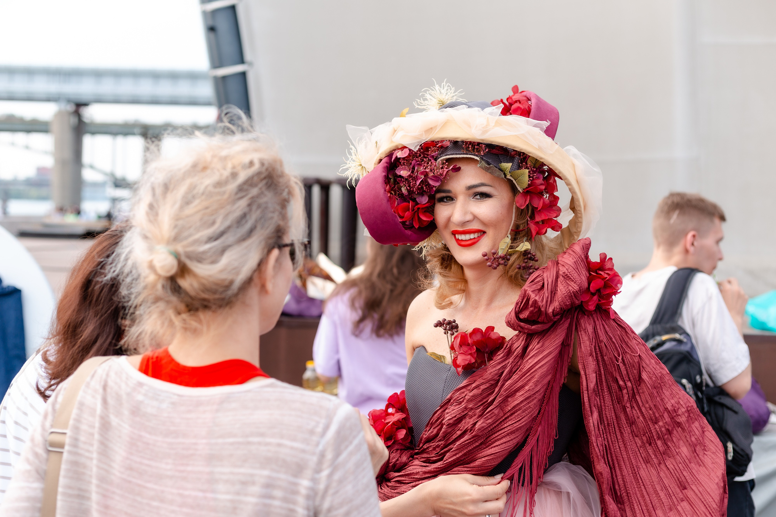 Модельный показ на набережной. Портретный и репортажный фотограф. Мыльников Илья