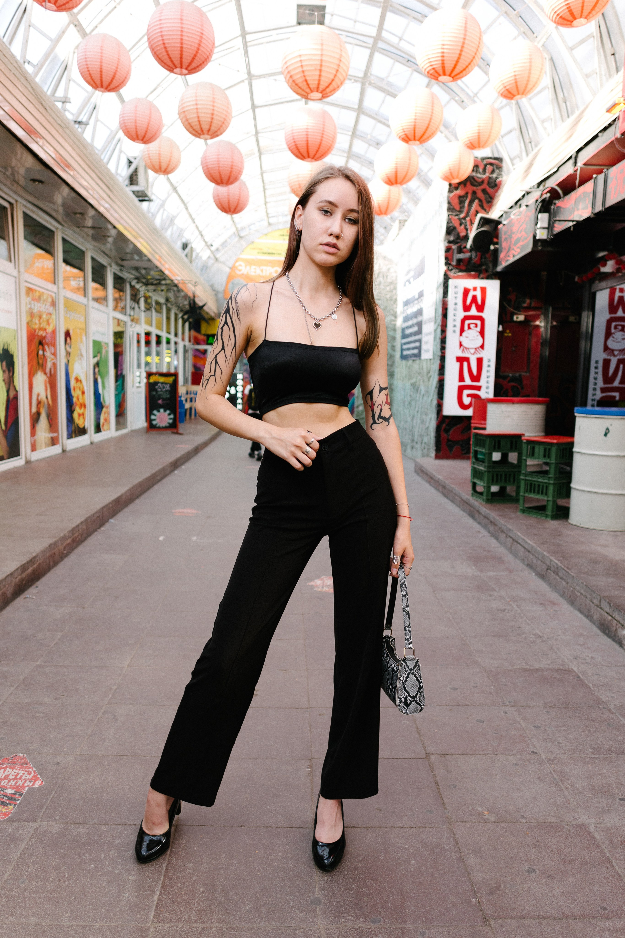 Яркая летняя съёмка на улице в Новосибирске. Портретный и репортажный фотограф. Мыльников Илья