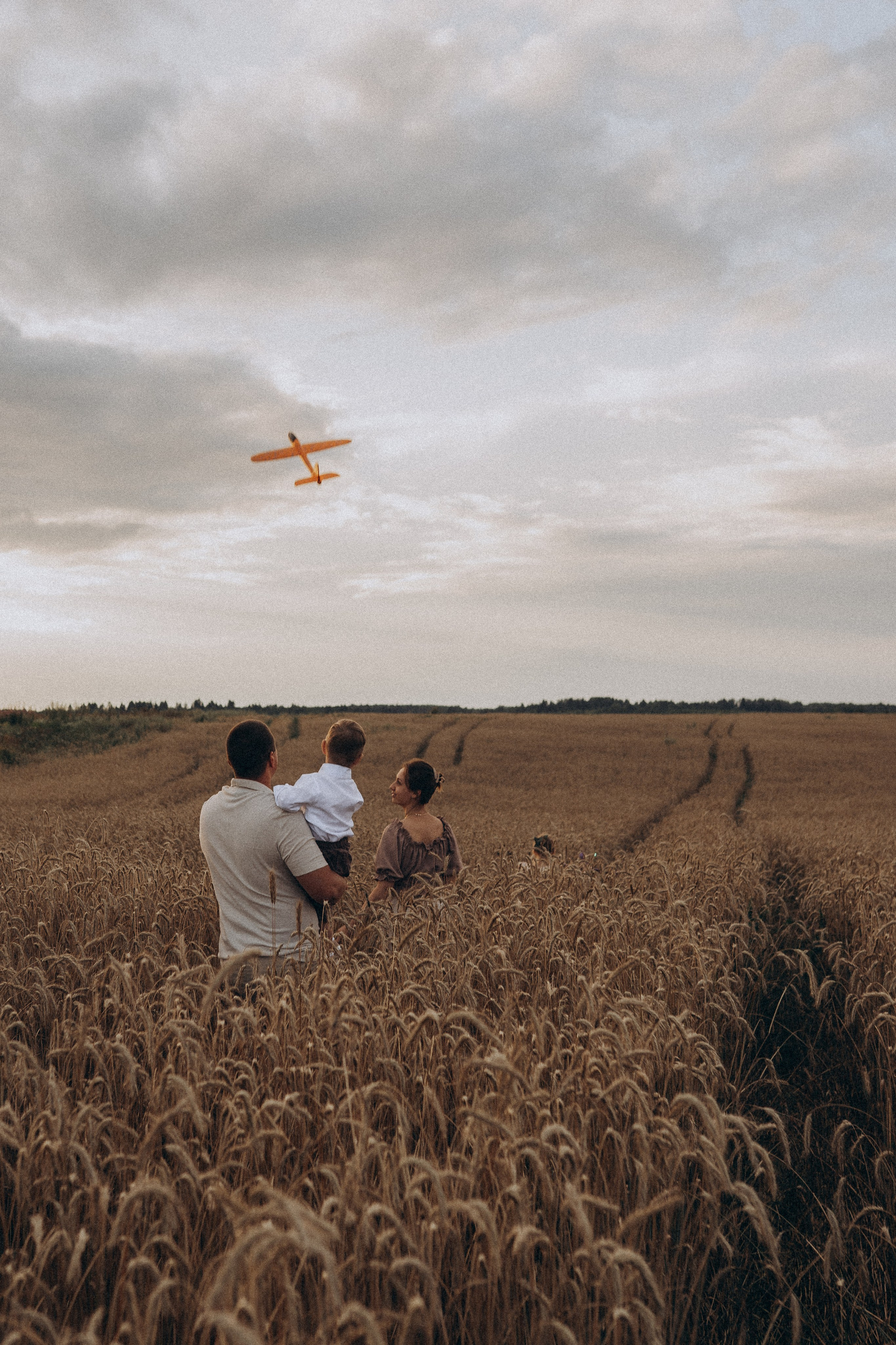 Алёна и семья. Фотограф Торопец Кристина Абрамова Kanwellia photography