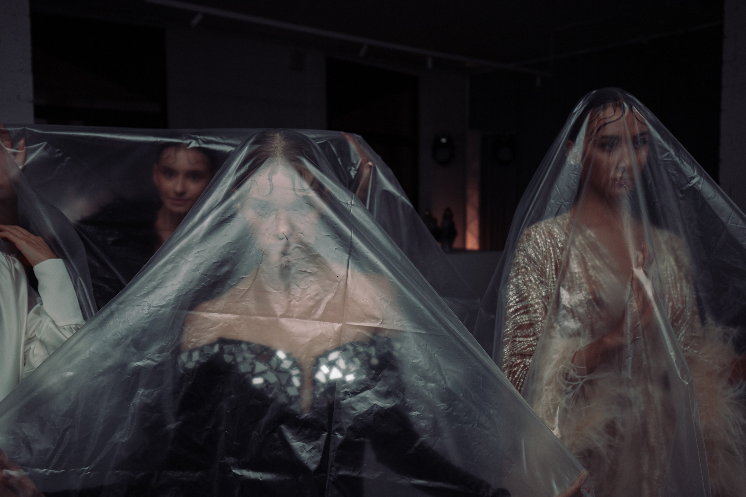 Fashion show Кати Дорогиной (Backstage). Репортажный и fashion фотограф в Москве Сергей Бардин