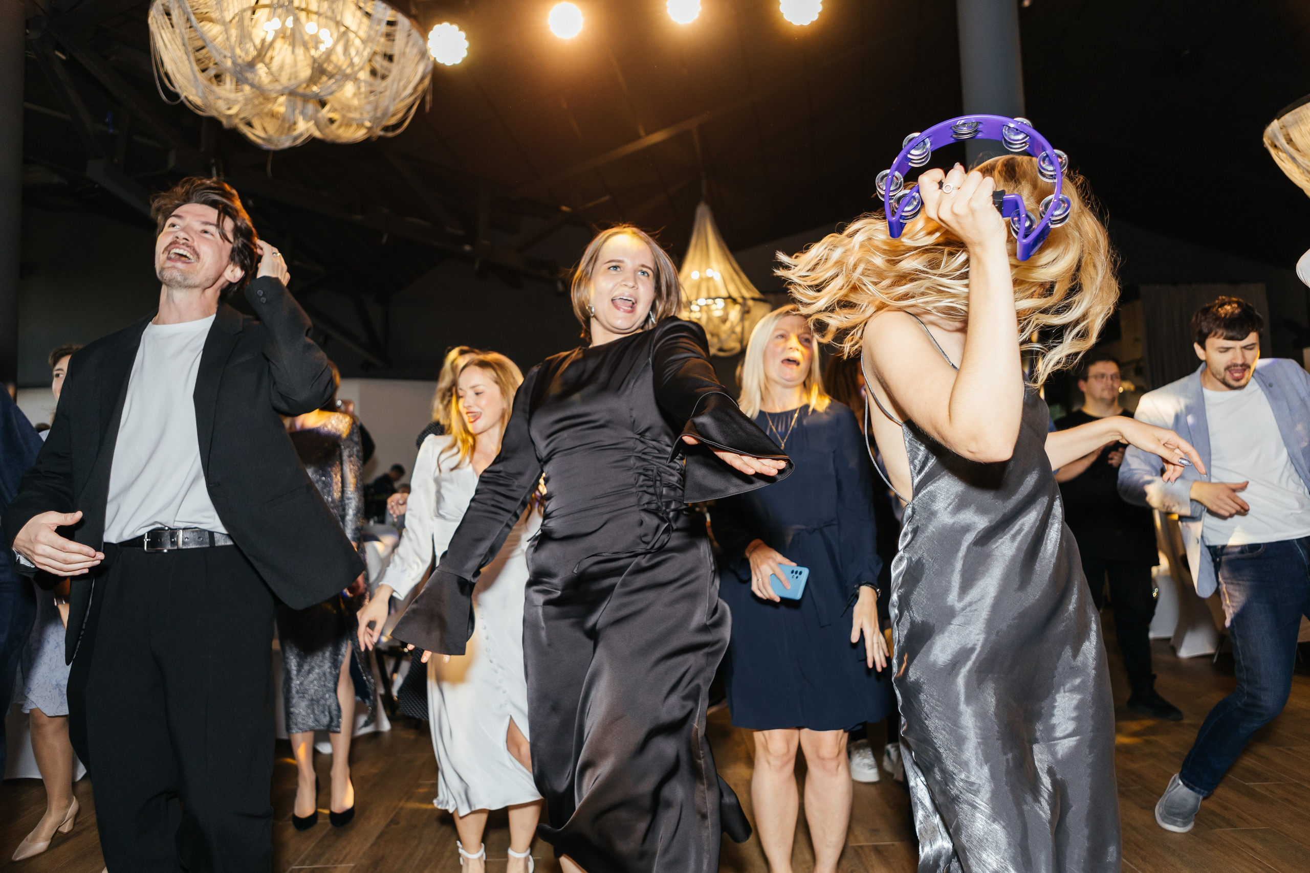 Снимал репортаж для «Газпром нефть», Газстройпром, Росатом, ОЗОН, Мегафон, ВТБ, Т-Банк, Unilever, Материа Медика Холдинг. Фотограф Serg-Epic — Сергей Клепиков