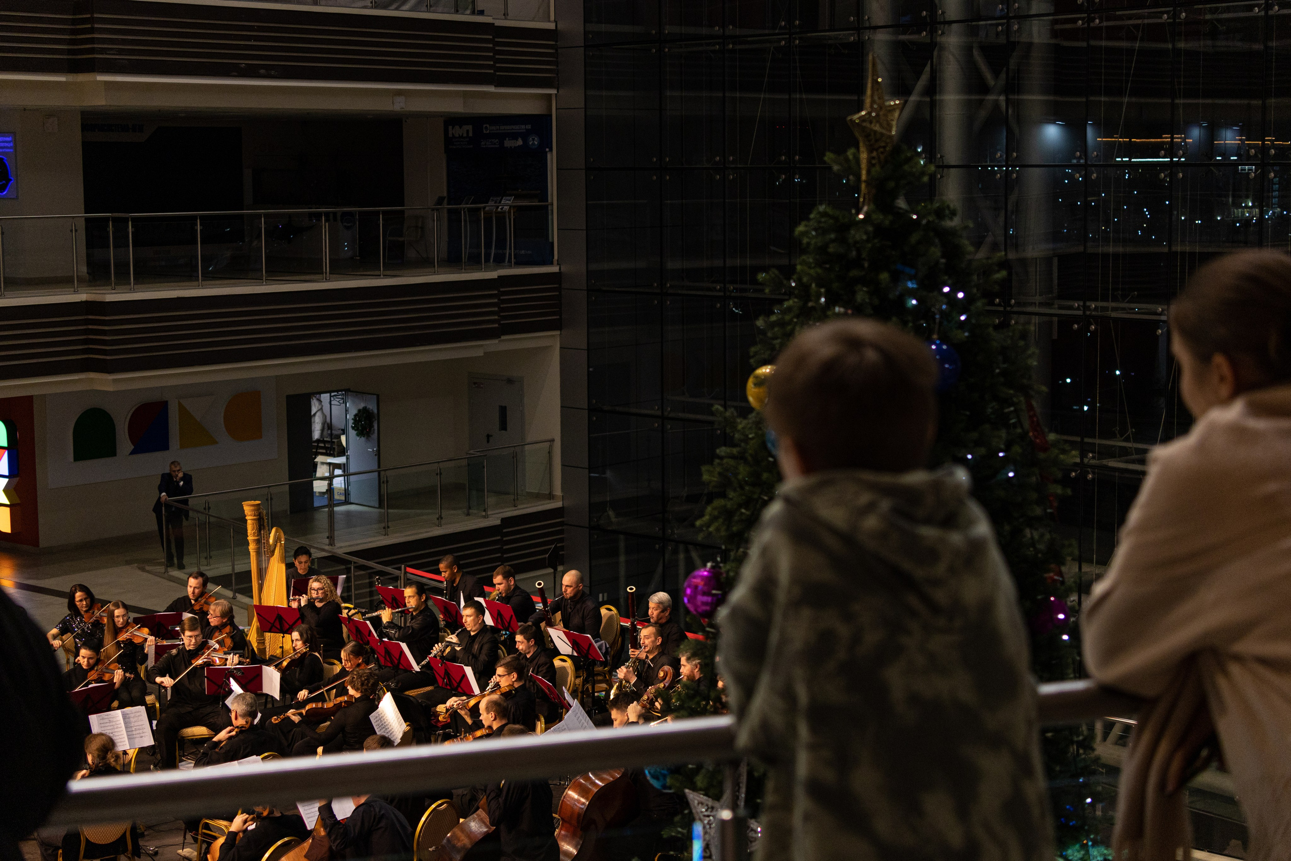 Оркестр приморской сцены Мариинского театра в ДВФУ. Олег Катакинов| Репортажный фотограф в городе у моря (Владивосток)