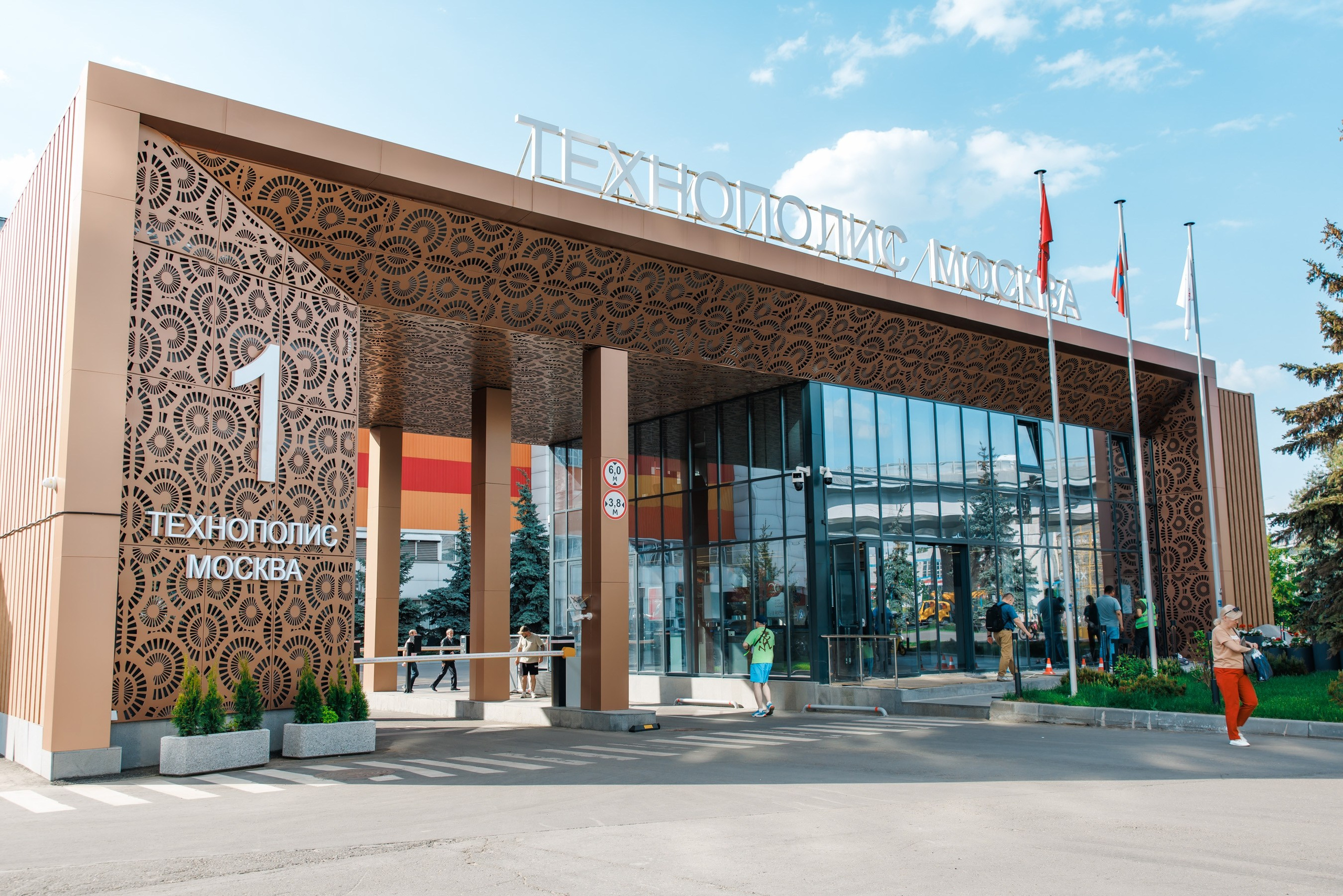Wild Oyster Technopolis. Андрей Шаповалов — репортажный фотограф в Москве