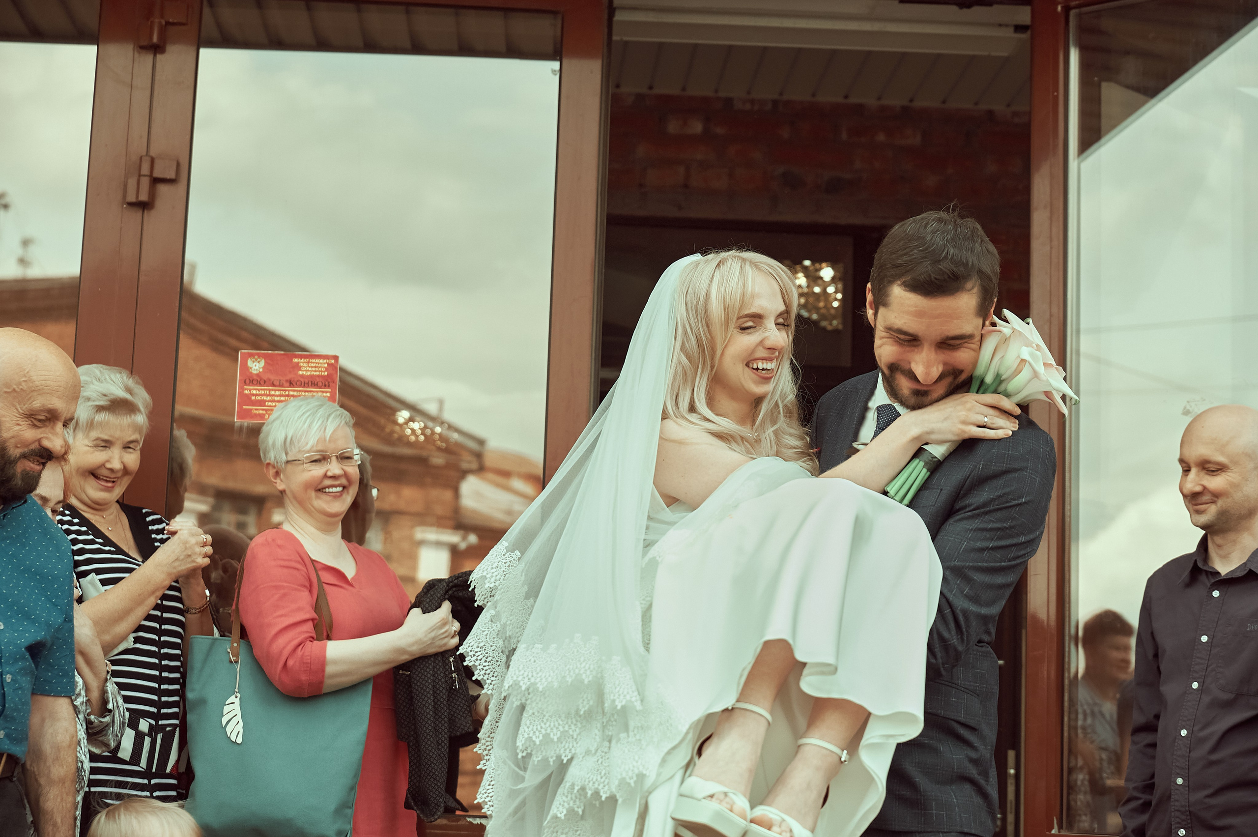 Свадебная съемка для Маргариты и Мирослава (Сборы невесты, ЗАГС). Женский фотограф в Череповце Даша Акулич
