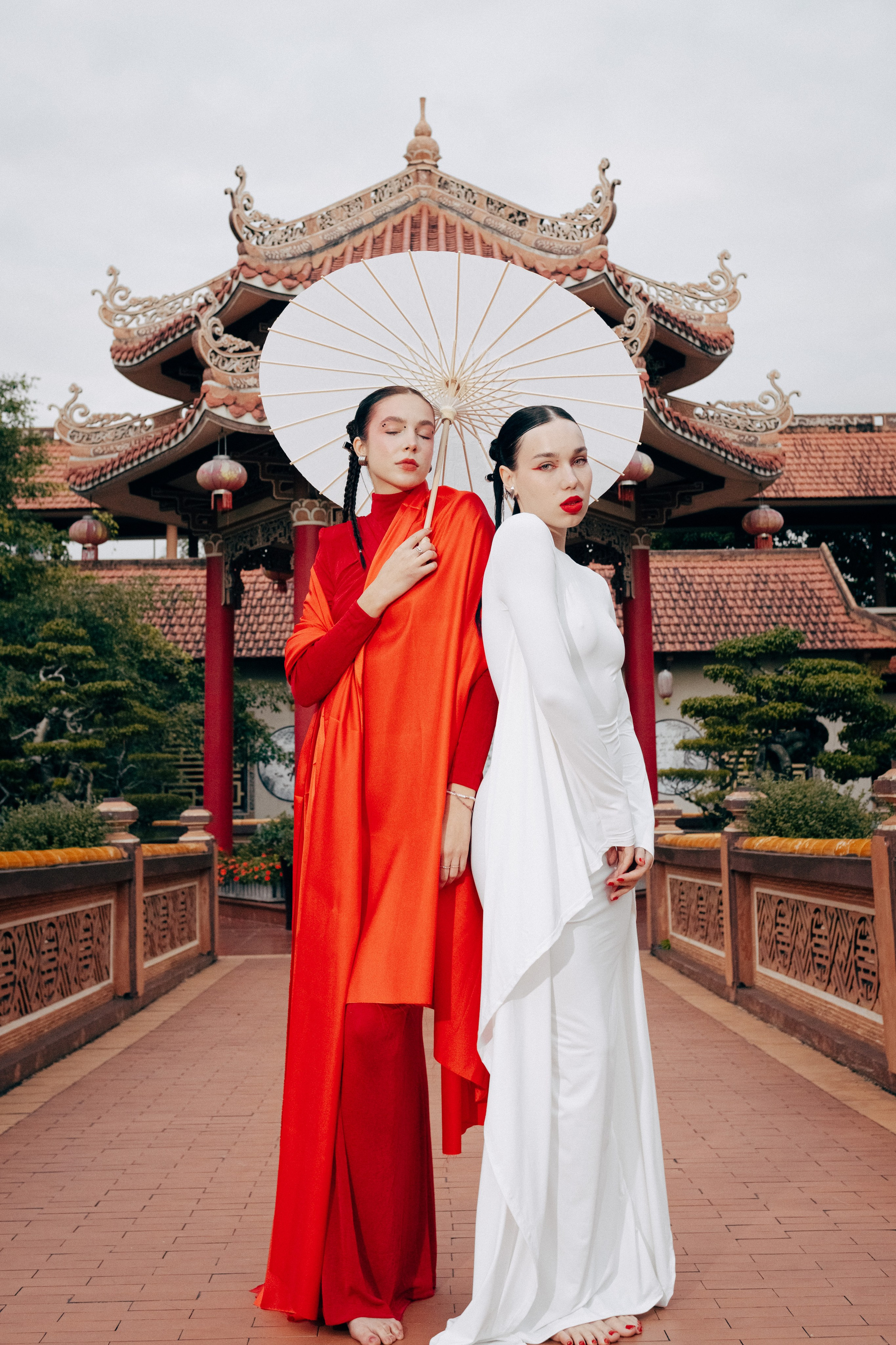 Валерия и Анна. Da nang Photographer Sergey Zelēnkin