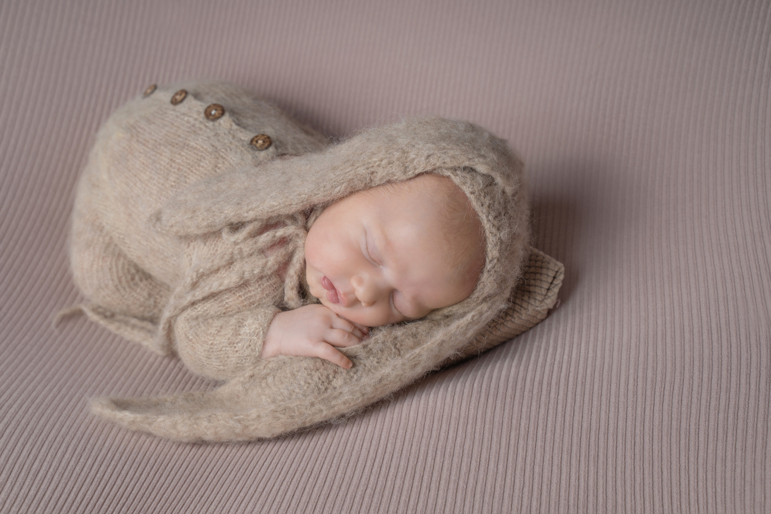 Фотосессия новорожденного на дому