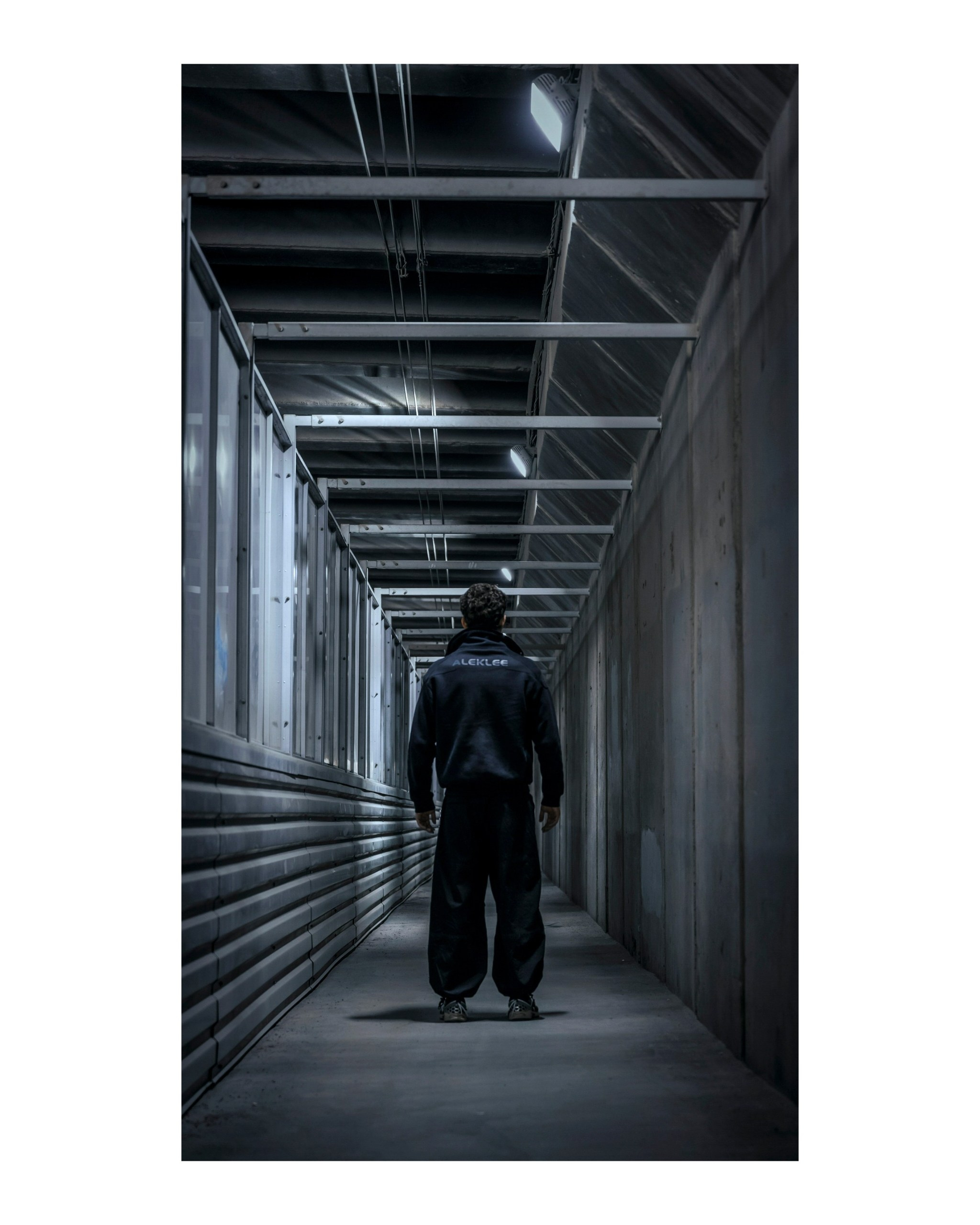 парень в переходе