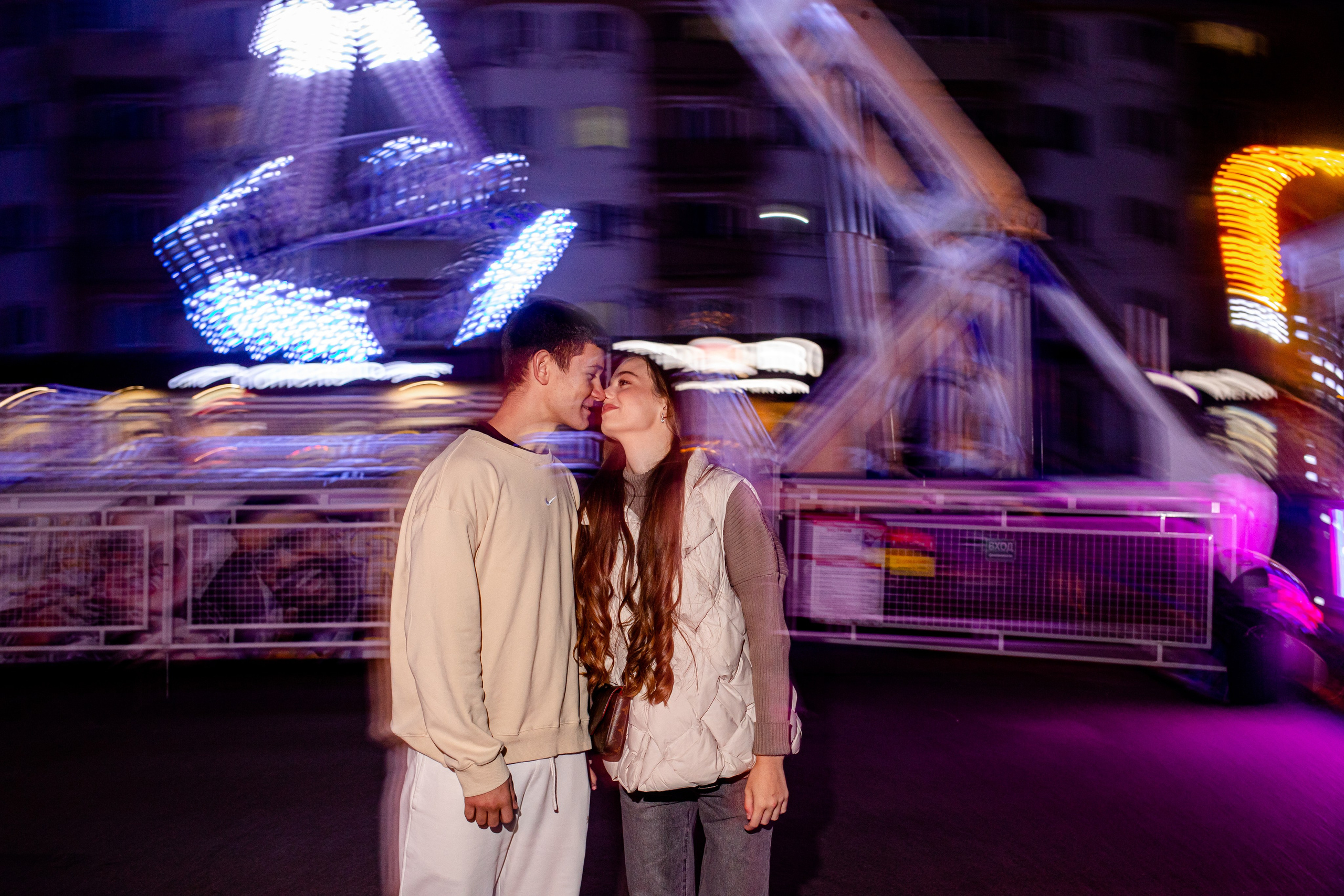 Любовь в парке аттракционов. Свадебный фотограф Кропоткин Краснодар