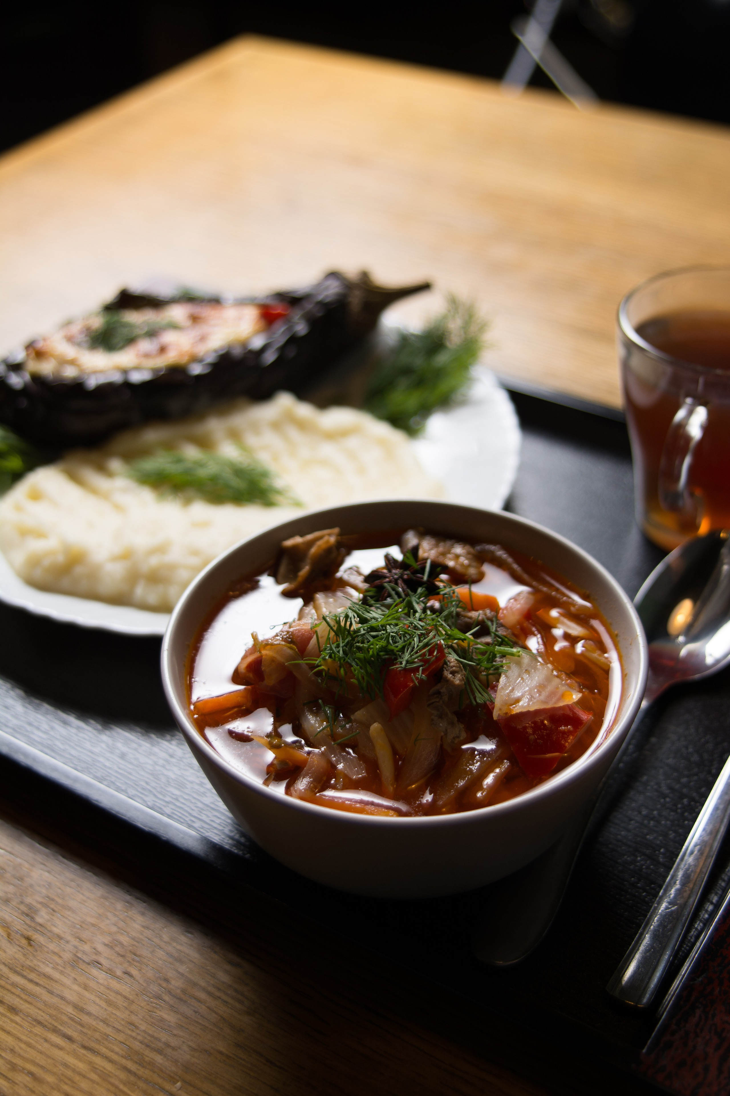 food фотограф Тимур Хабибуллин Уфа - обед суп, пюре с котлетой и чаем