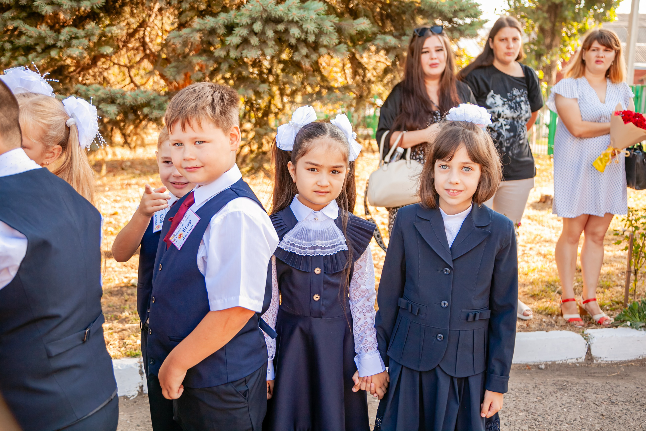 1 сентября линейка. Свадебный и семейный фотограф в Армавире