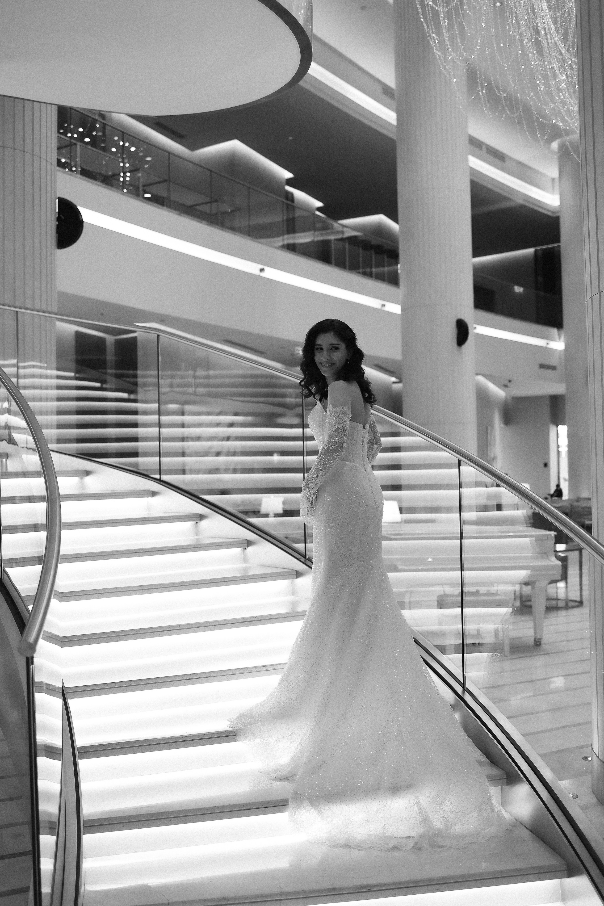 Э. + А. Hyatt Regency Moscow Petrovsky Park , венчание в Армянской апостольской церкви. Свадебный и семейный фотограф в Москве Света Снимает