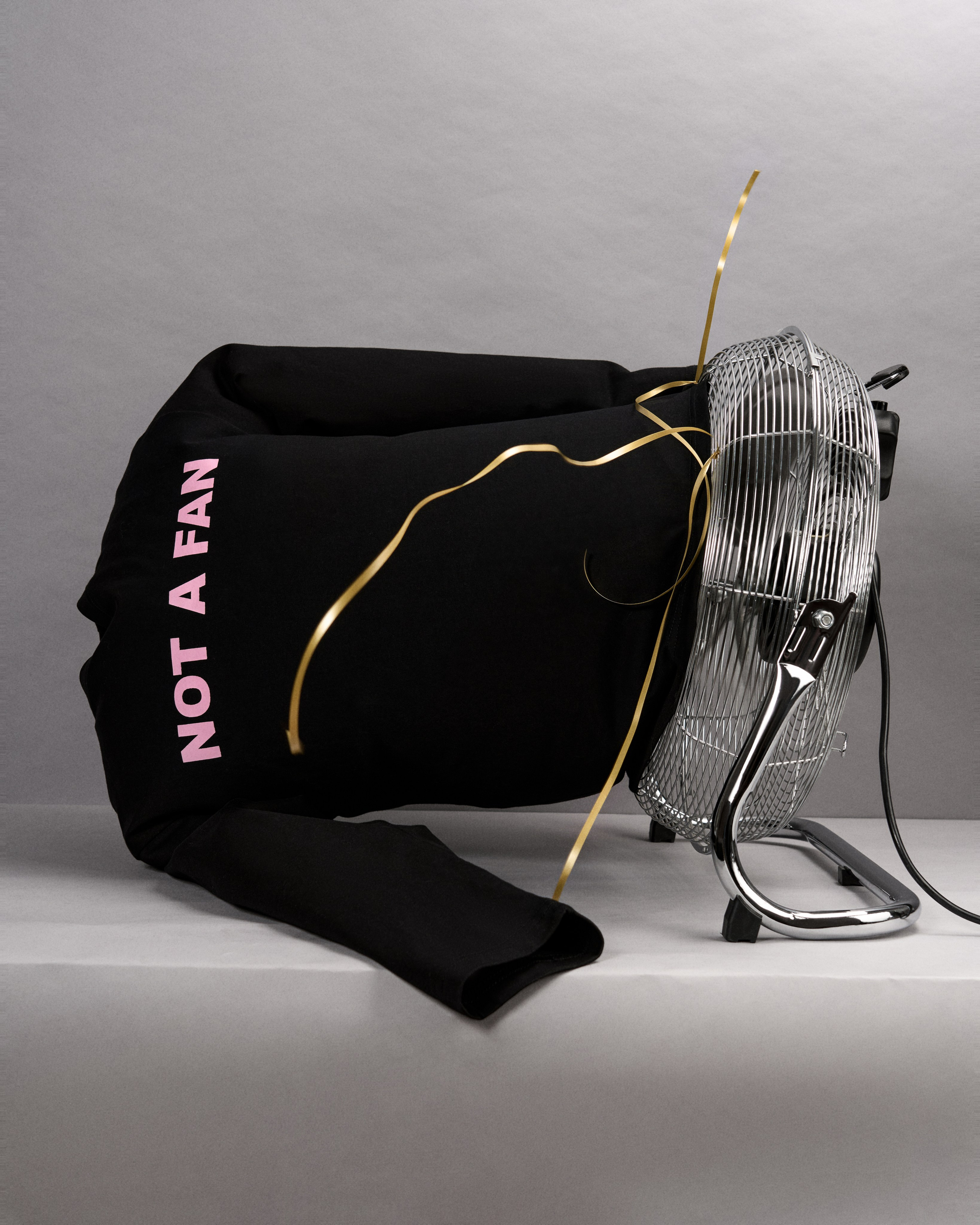 Detailed product retouch. Precise color correction and tone balance. Texture and shape preservation. Clean retouch maintaining the photographer’s style. Light and highlight correction for perfect look. Careful material and surface enhancement. High-quality commercial retouch. Preservation of details and object contours. Minim