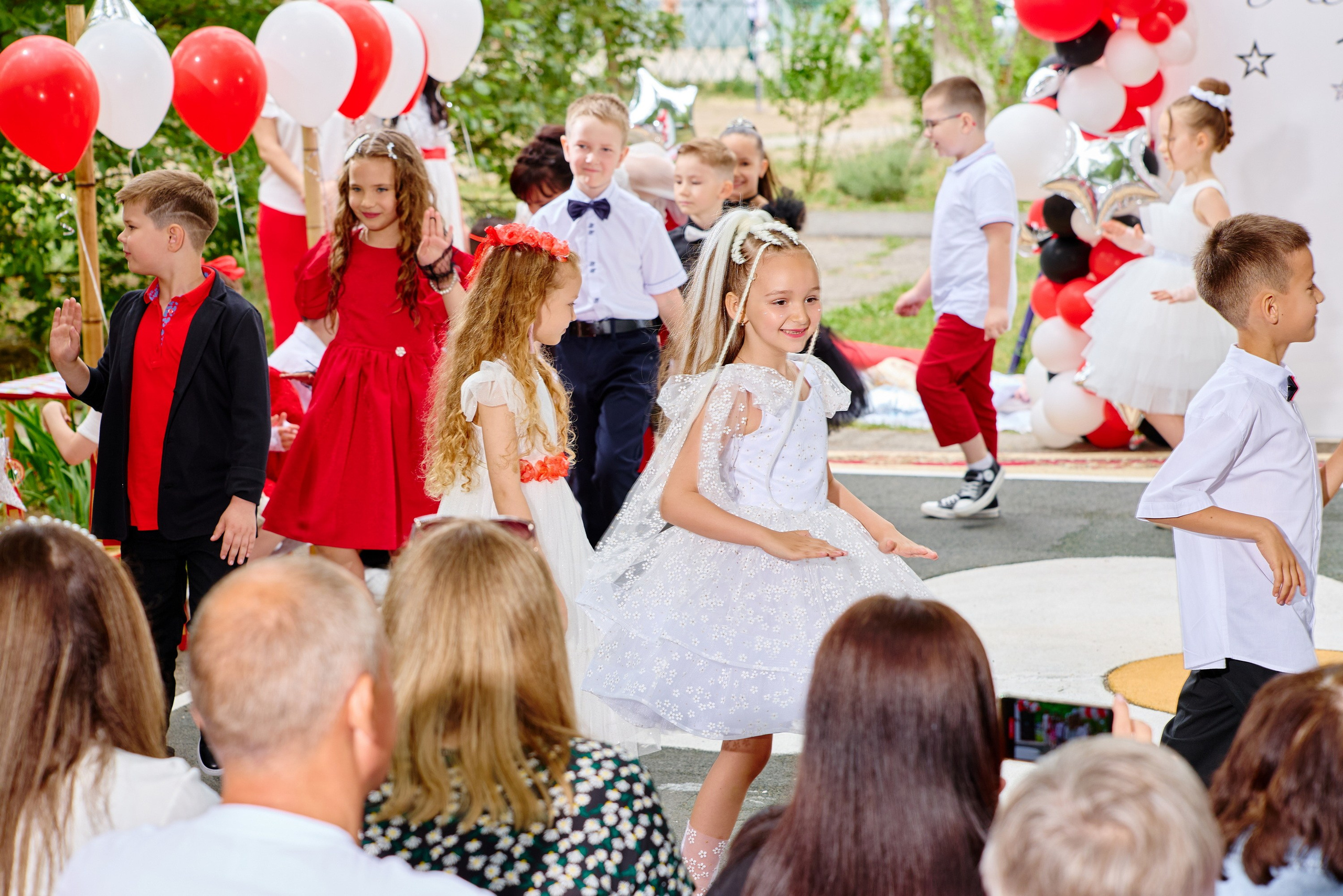 Выпускной 45 сад. Фотограф Выпускные альбомы Таганрог Сергей Коробченко