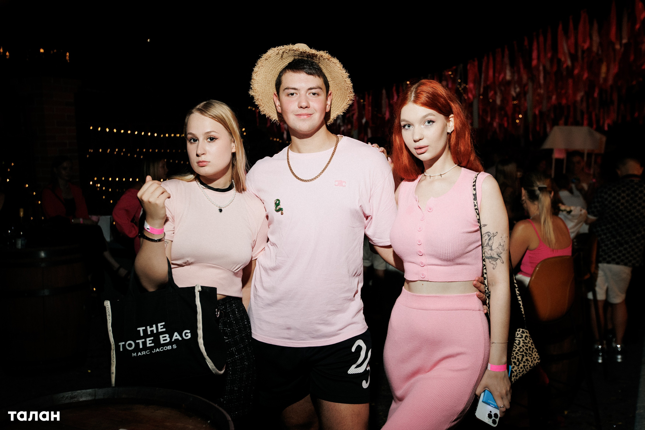 ВИНОТЕКА [бар+магаз] — BIRTHDAY PARTY. СВОИ. ФОТООТЧЕТЫ-СОБЫТИЯ-МЕСТА