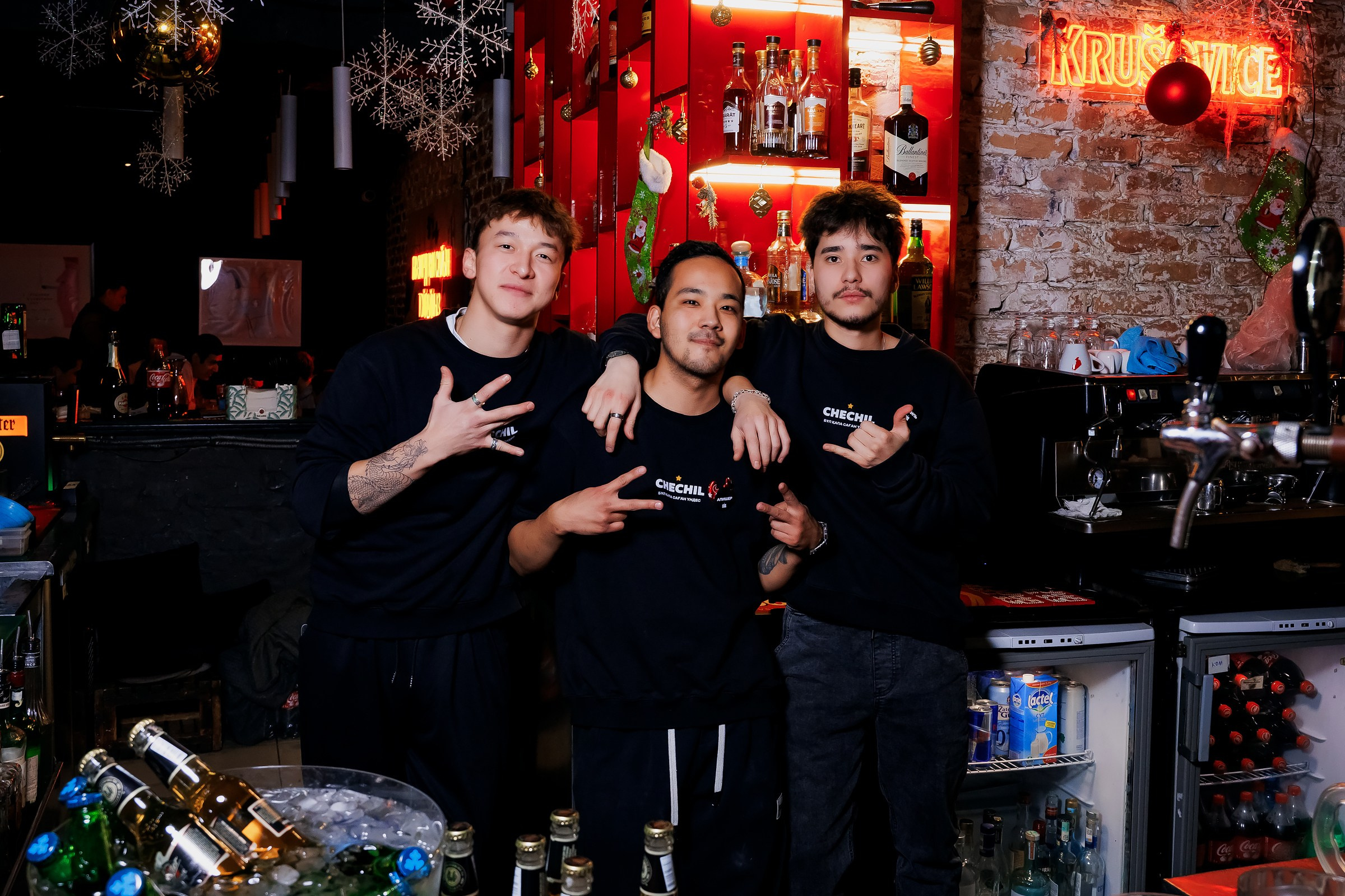 Chechil Pub в ТД Дана-Chechil Розыбакиева. Репортажный фотограф в Алматы Каюпов Сержан