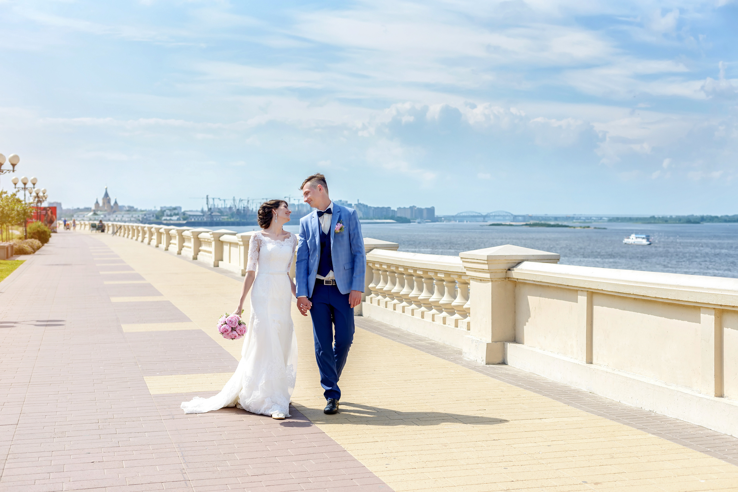 Свадебная фотосъемка на Нижневолжской набережной в Нижнем Новгороде