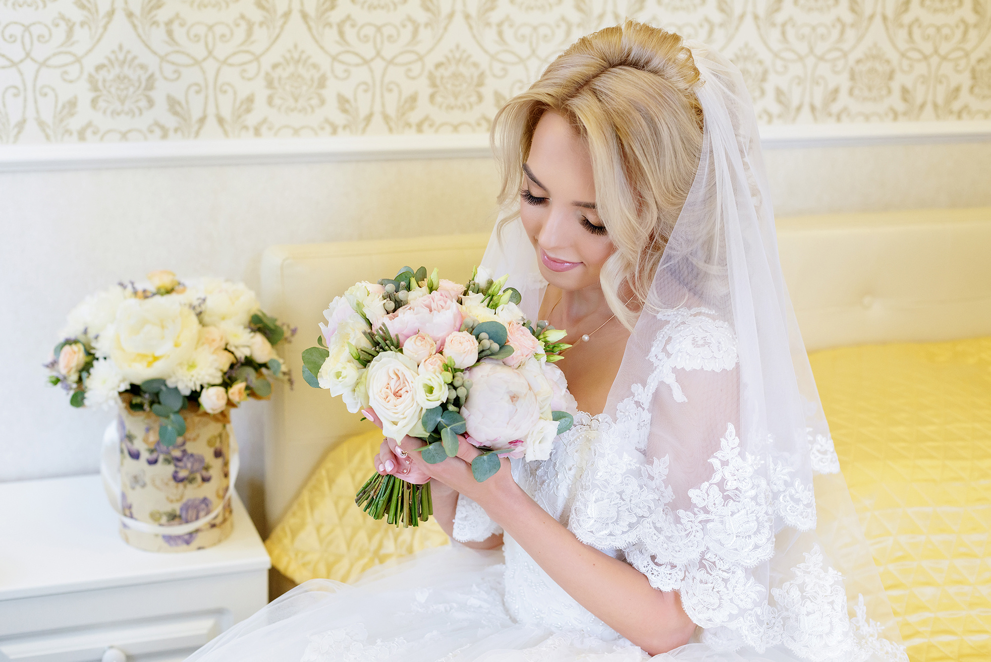 Фотосъемка невесты утром