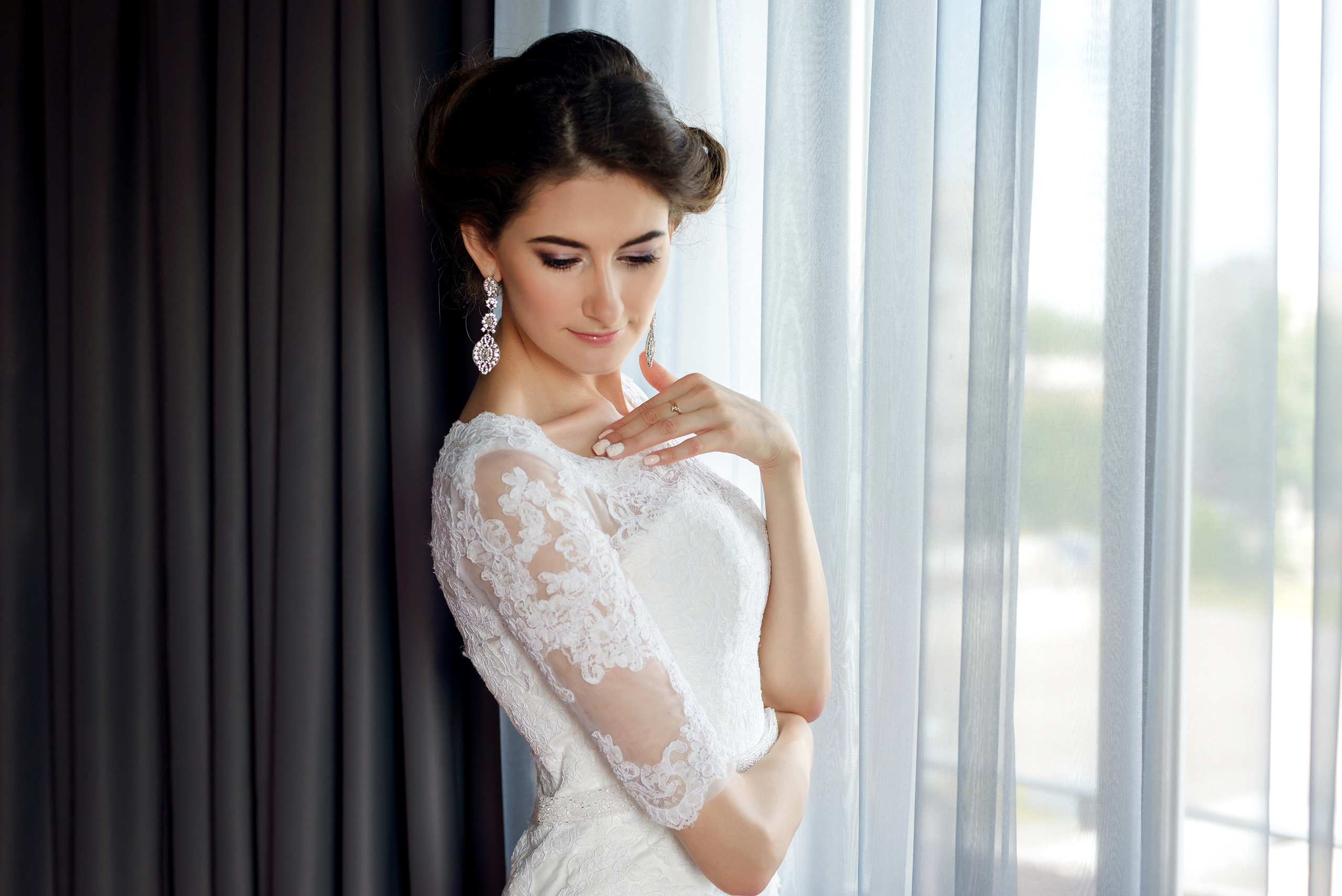 Портрет невесты утром в отеле