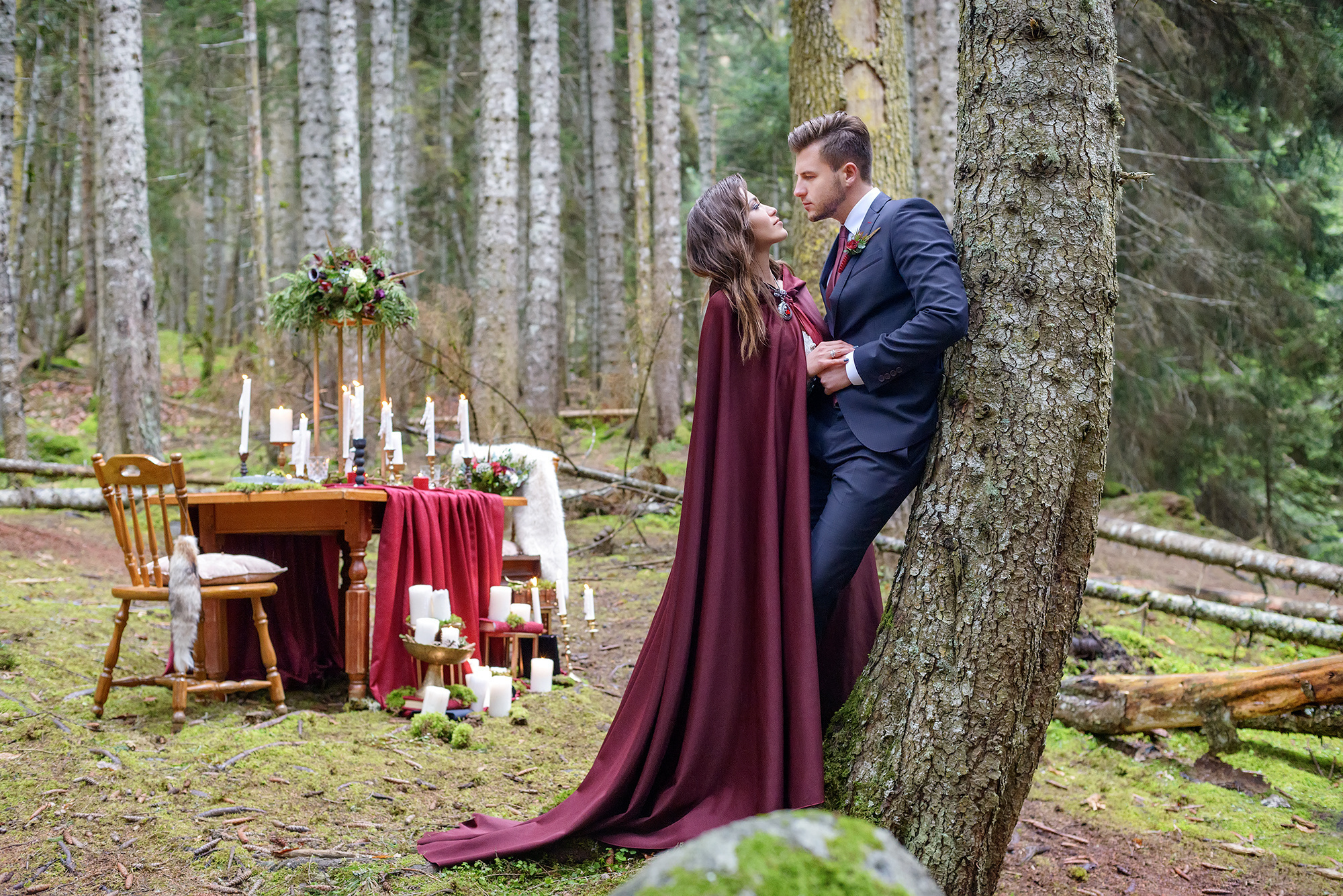 Свадебная церемония в лесу