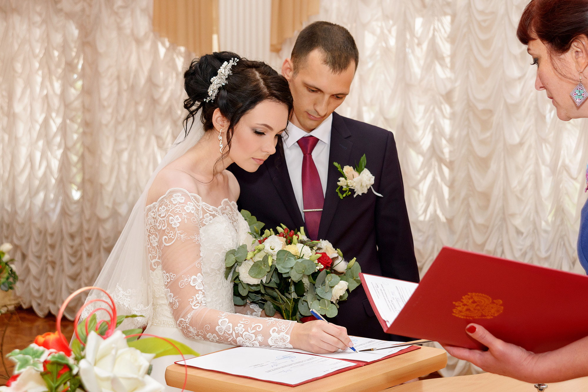 Свадебная церемония в Автозаводском загсе