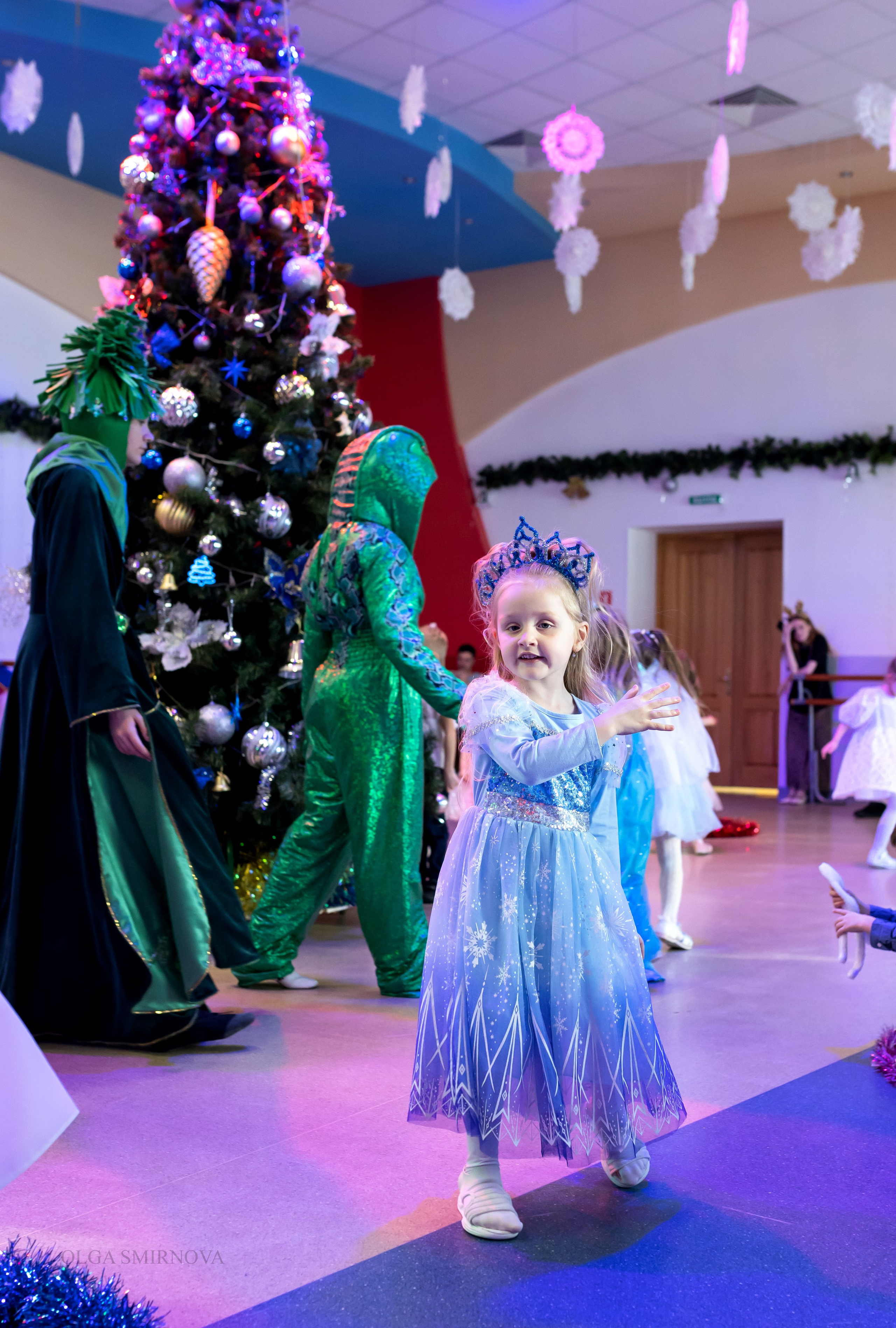 Утренник в ДОФ 04.01.25. Ольга Смирнова юрист, фотограф