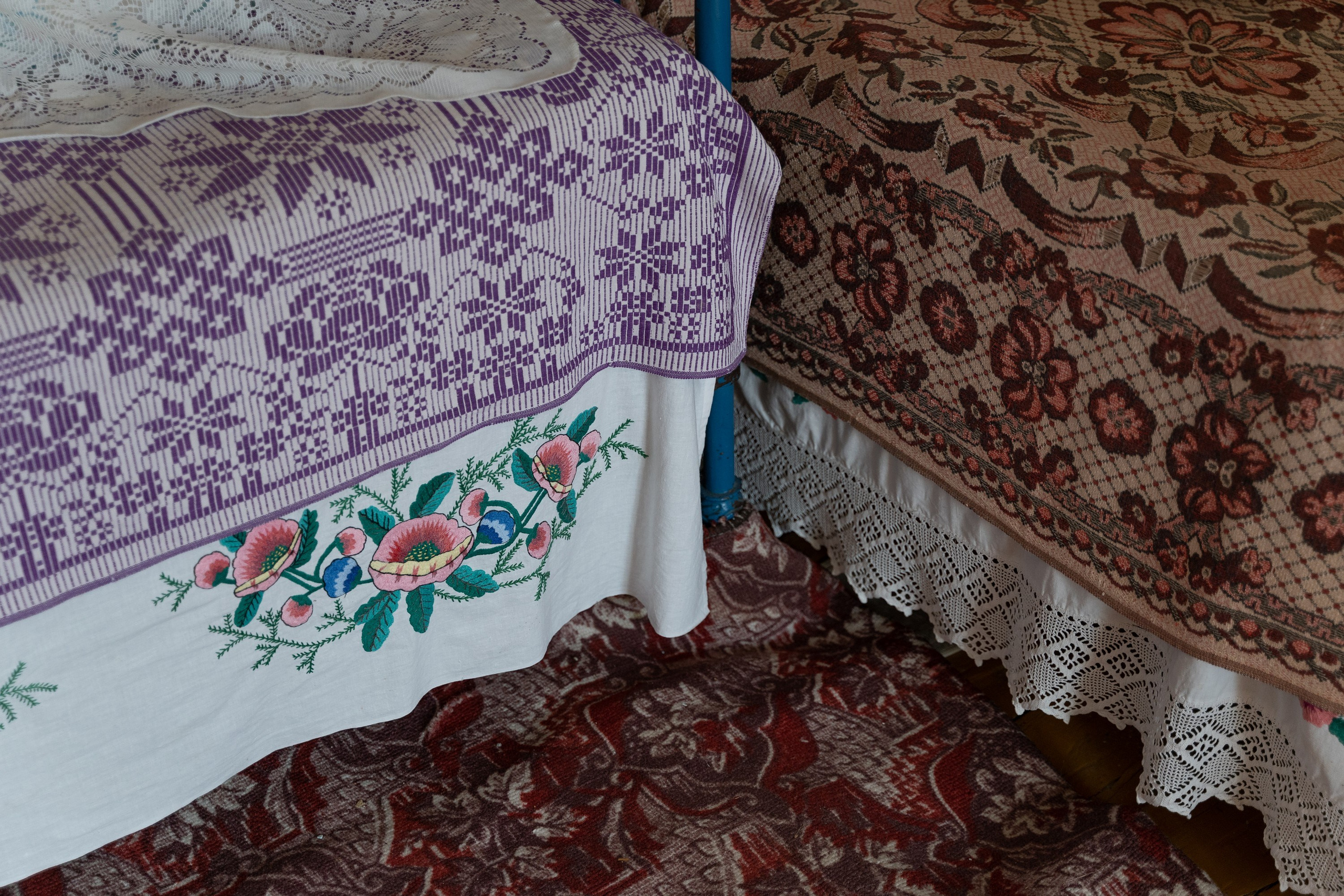 Home.land. Künstler Verstecktoff