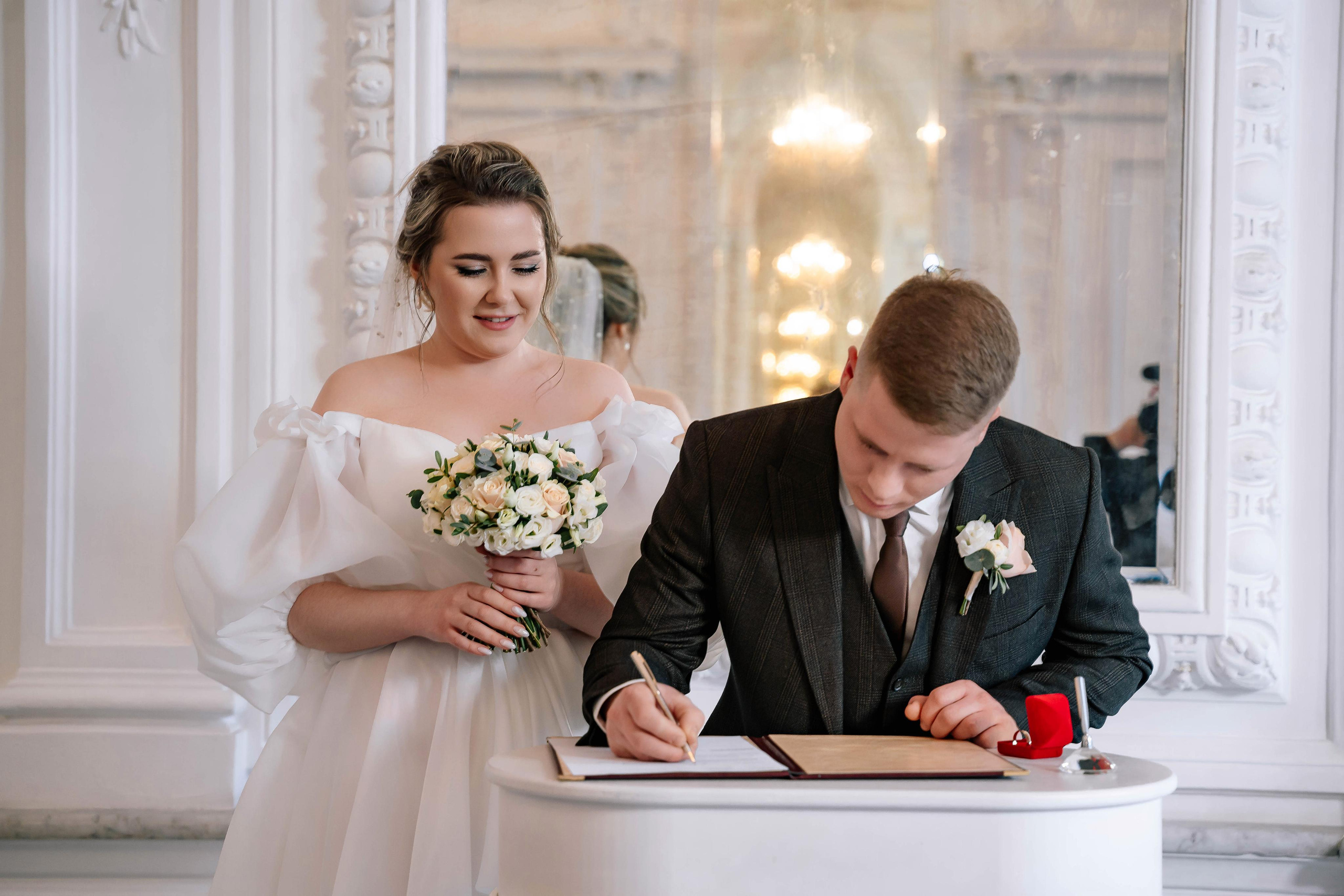 Свадебная фотосессия в Особняке спиридонова и в отеле Люмьер