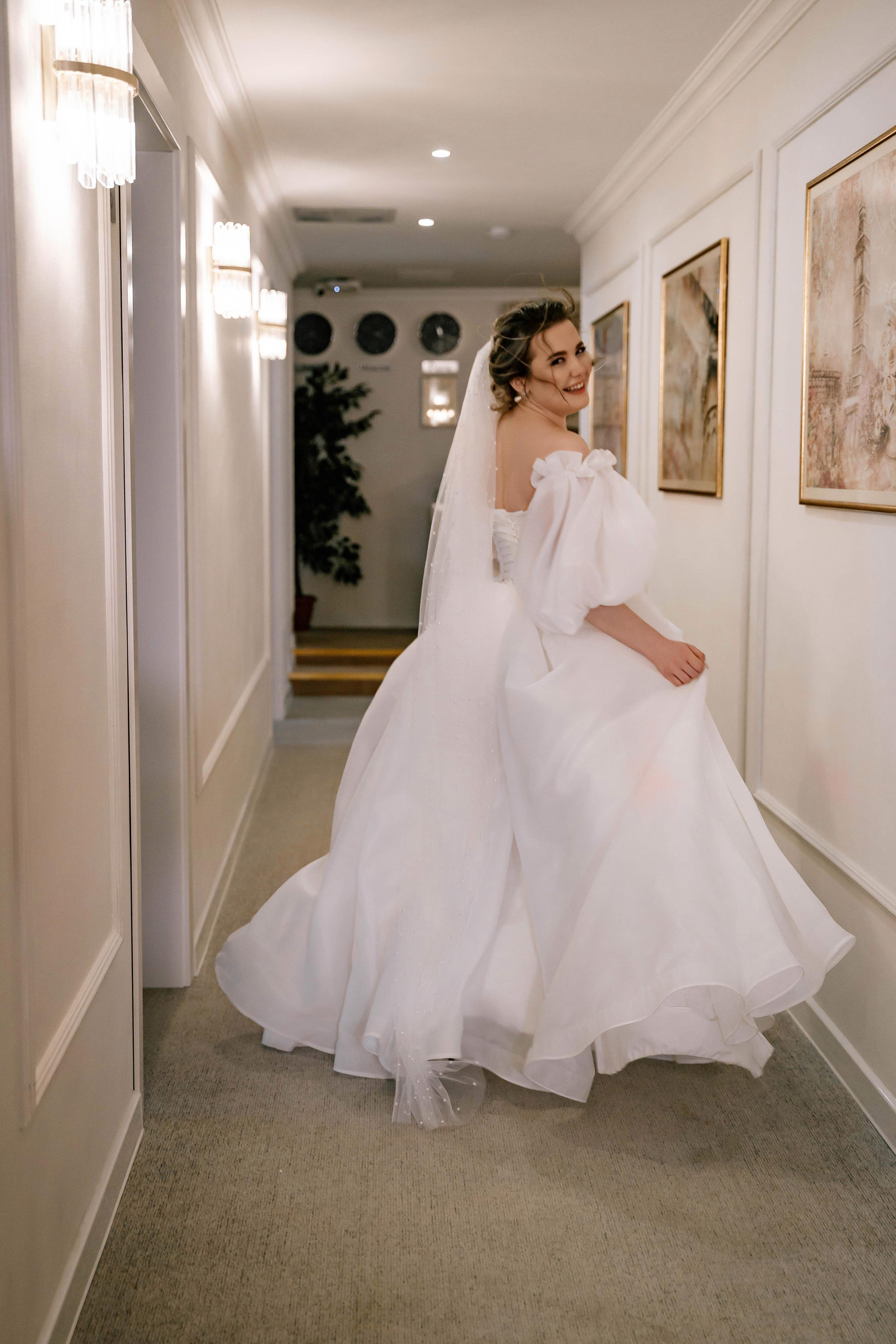 Свадебная фотосессия в Особняке спиридонова и в отеле Люмьер