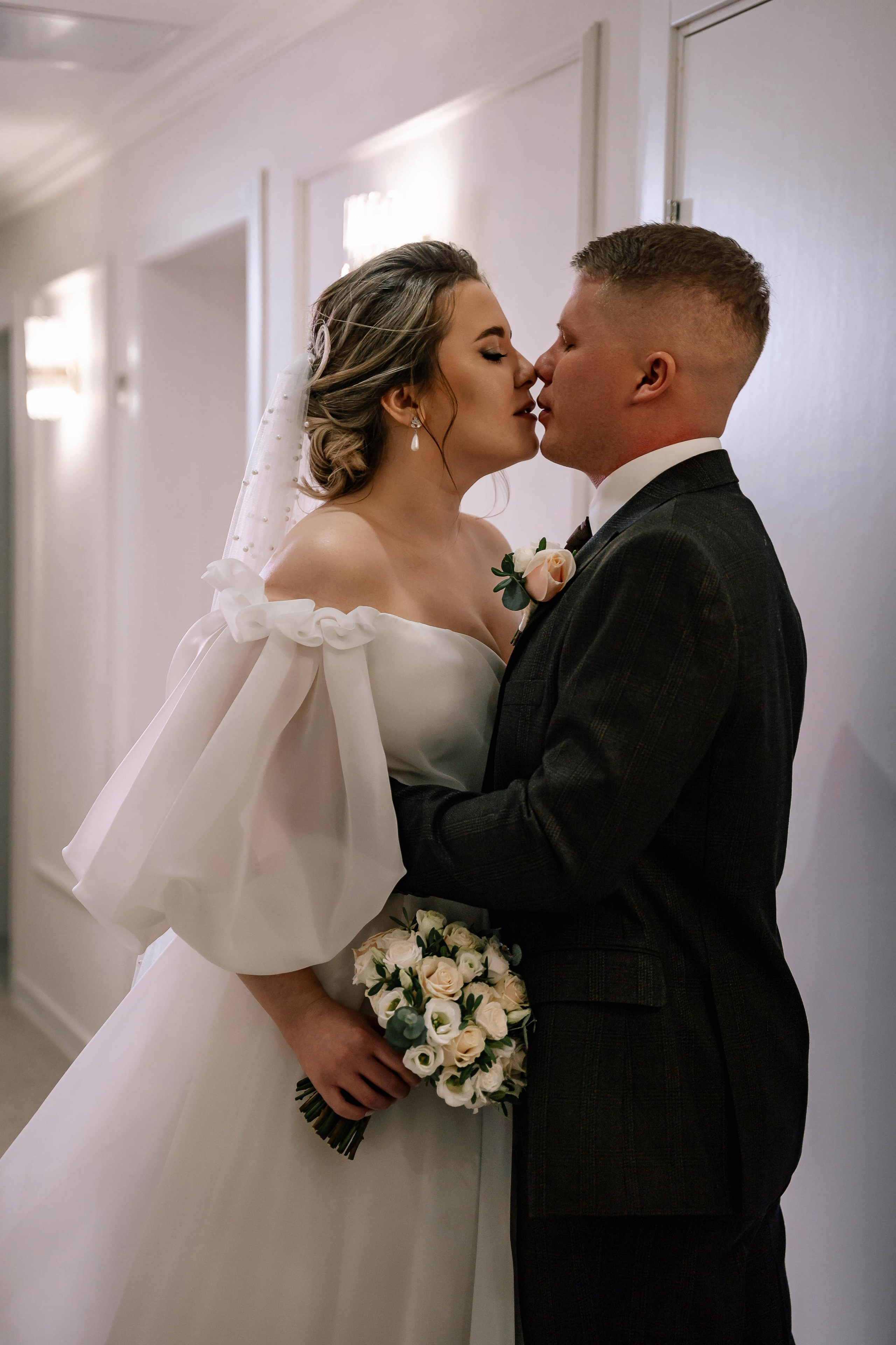 Свадебная фотосессия в Особняке спиридонова и в отеле Люмьер