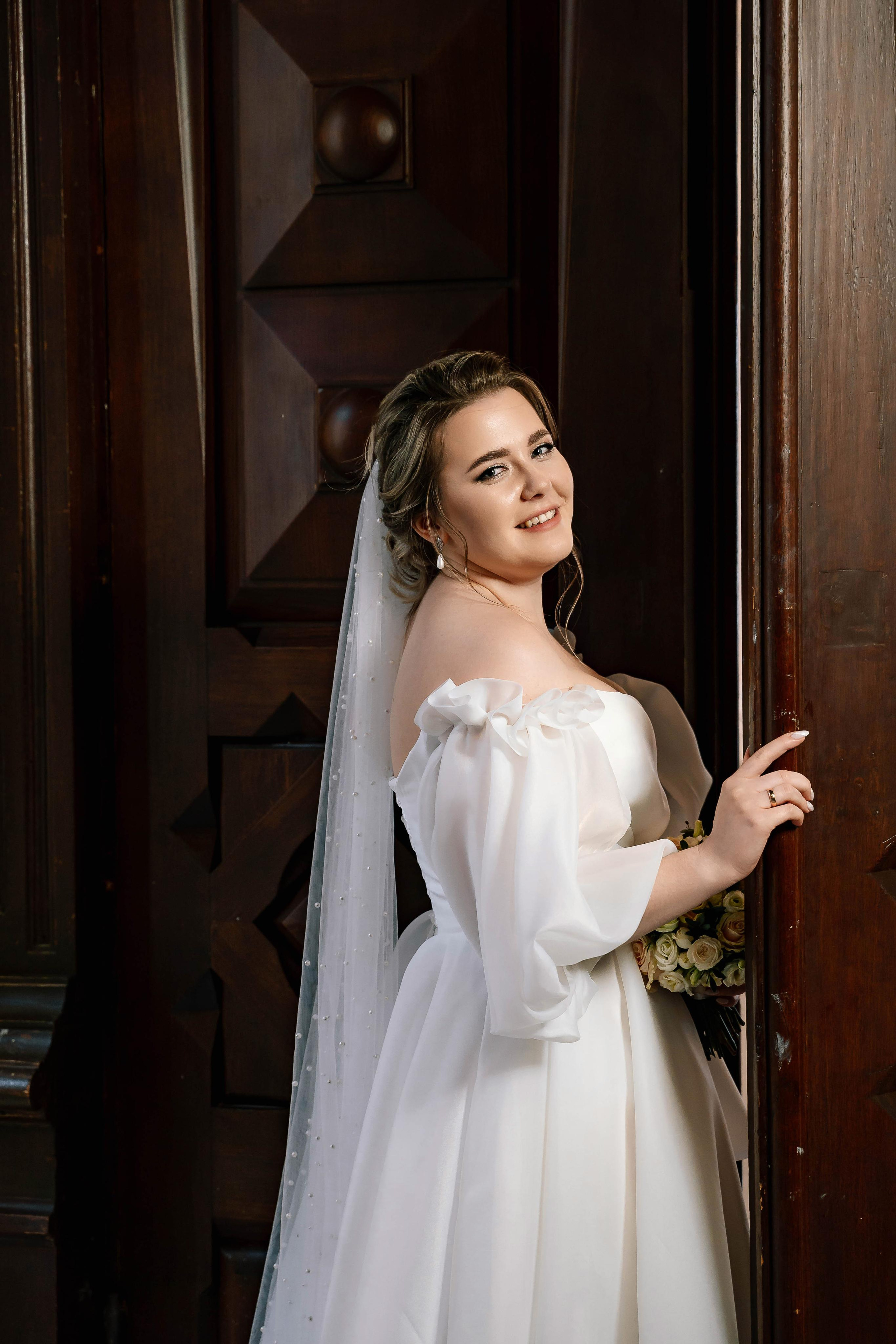 Свадебная фотосессия в Особняке спиридонова и в отеле Люмьер