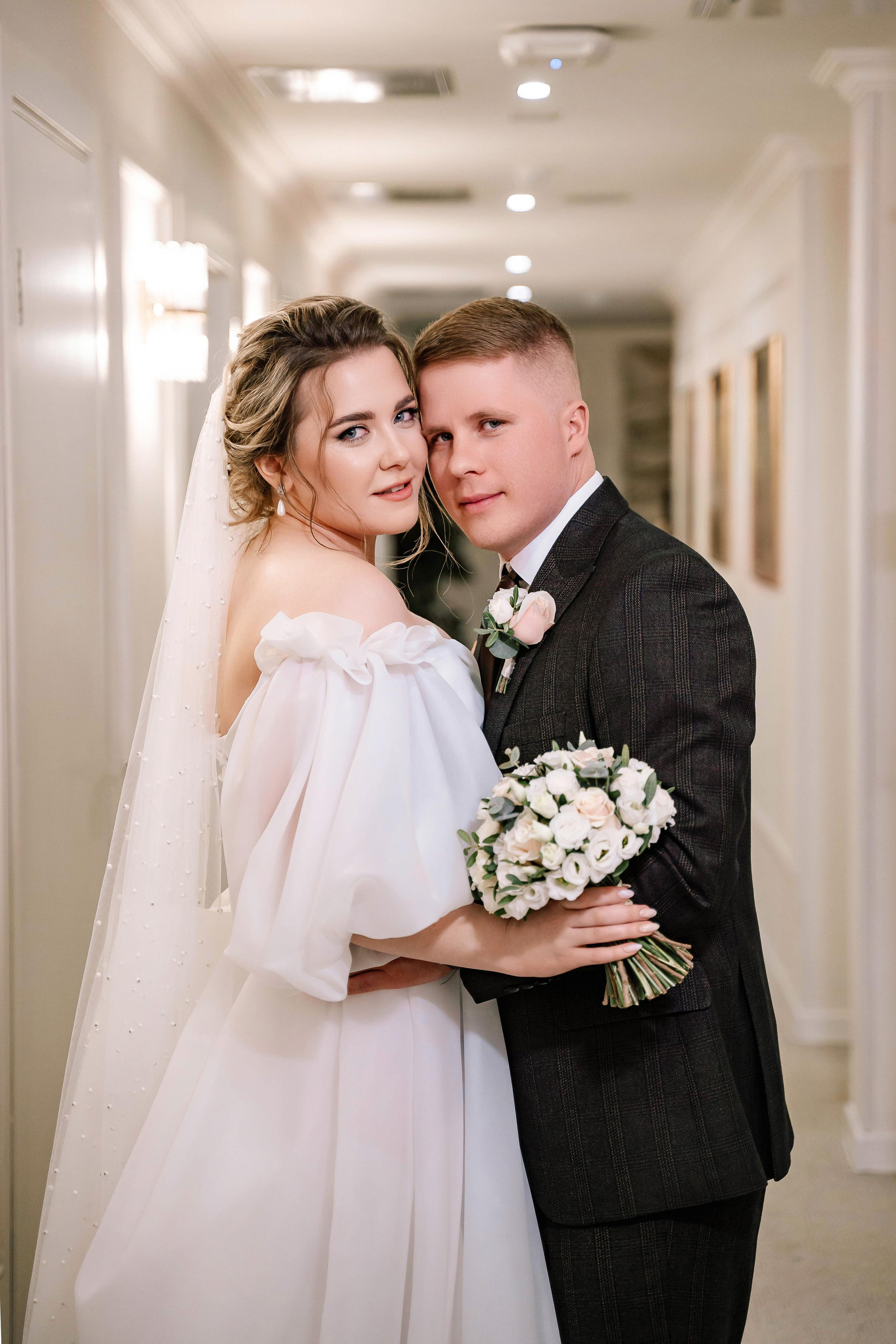 Свадебная фотосессия в Особняке спиридонова и в отеле Люмьер