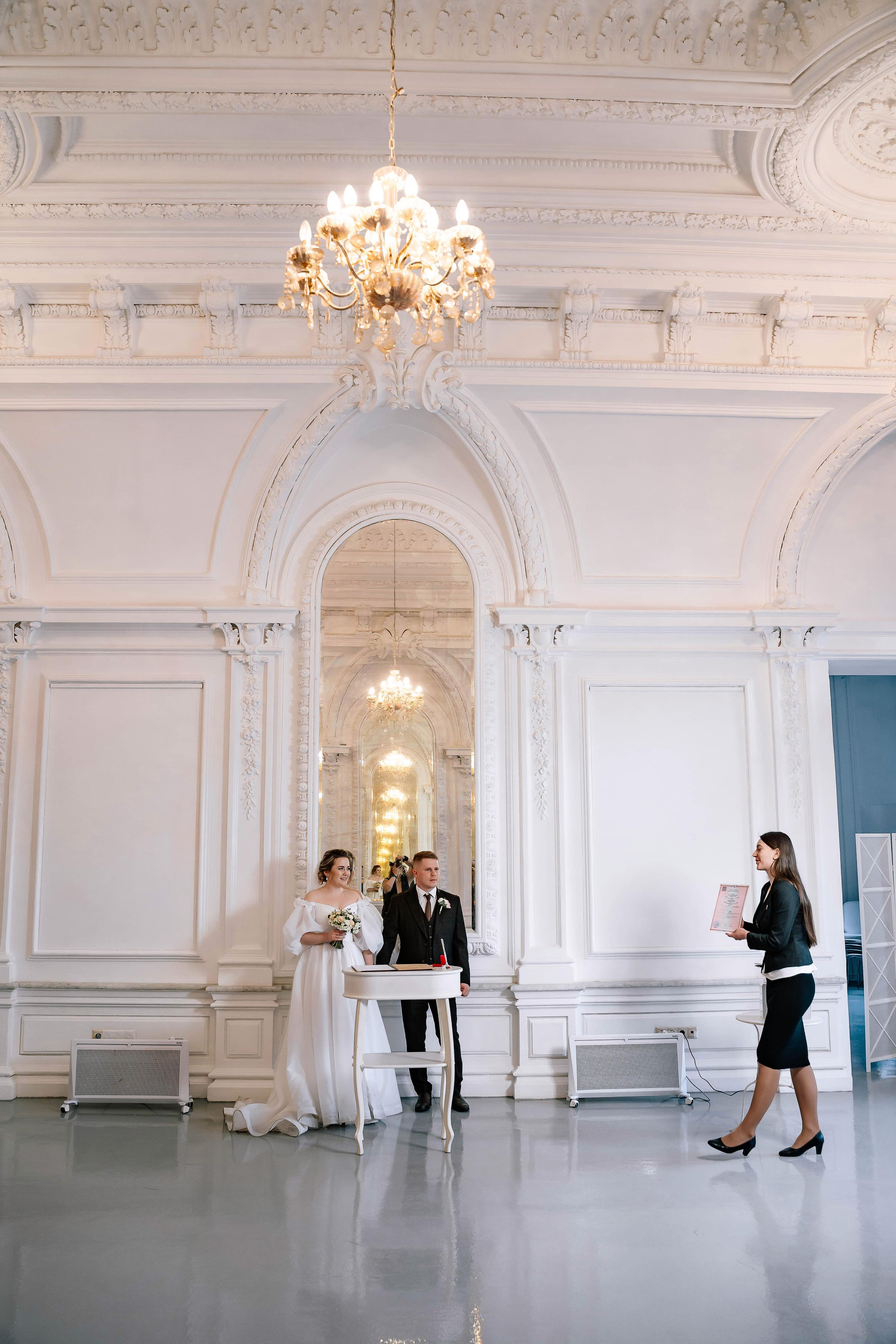 Свадебная фотосессия в Особняке спиридонова и в отеле Люмьер