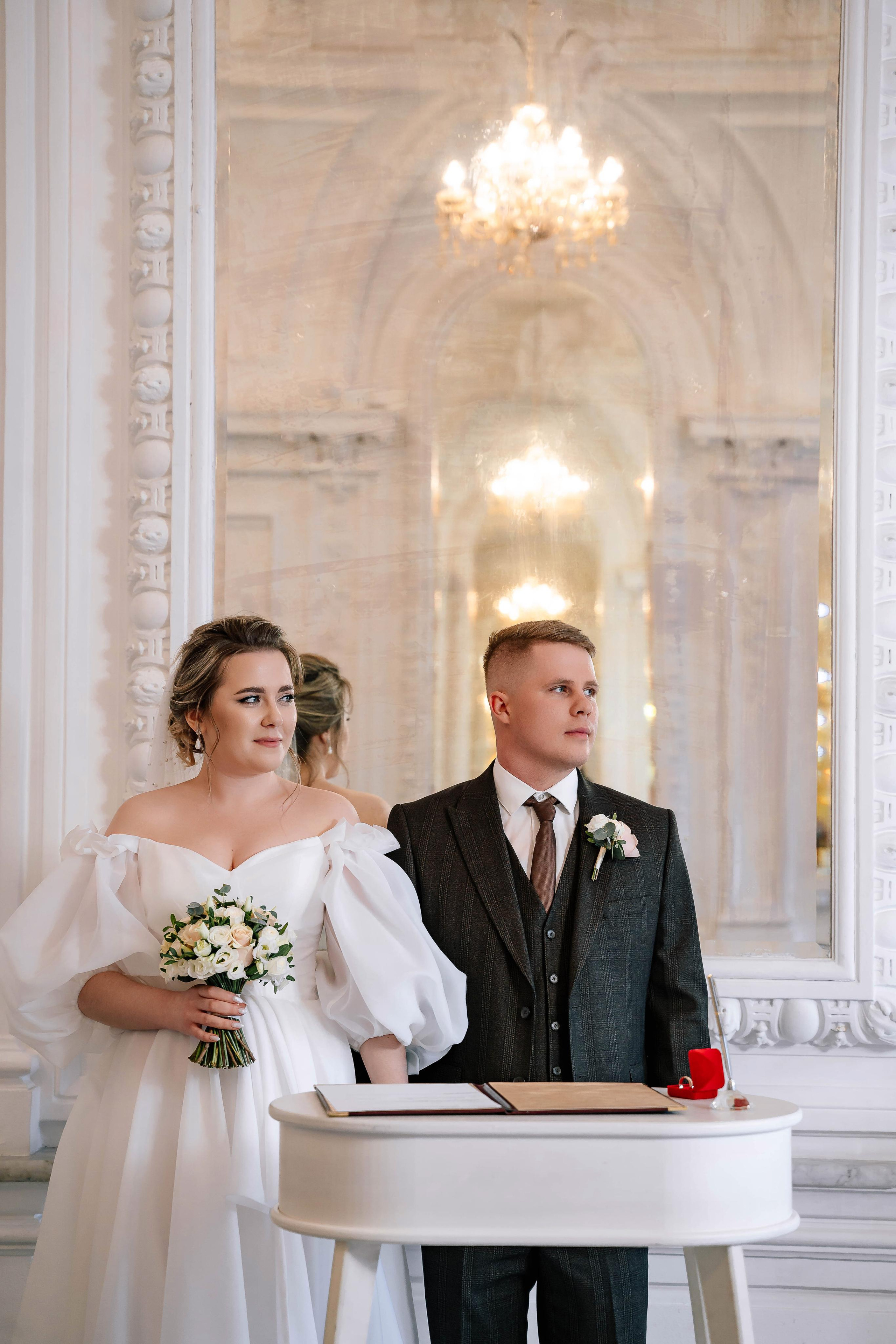 Свадебная фотосессия в Особняке спиридонова и в отеле Люмьер