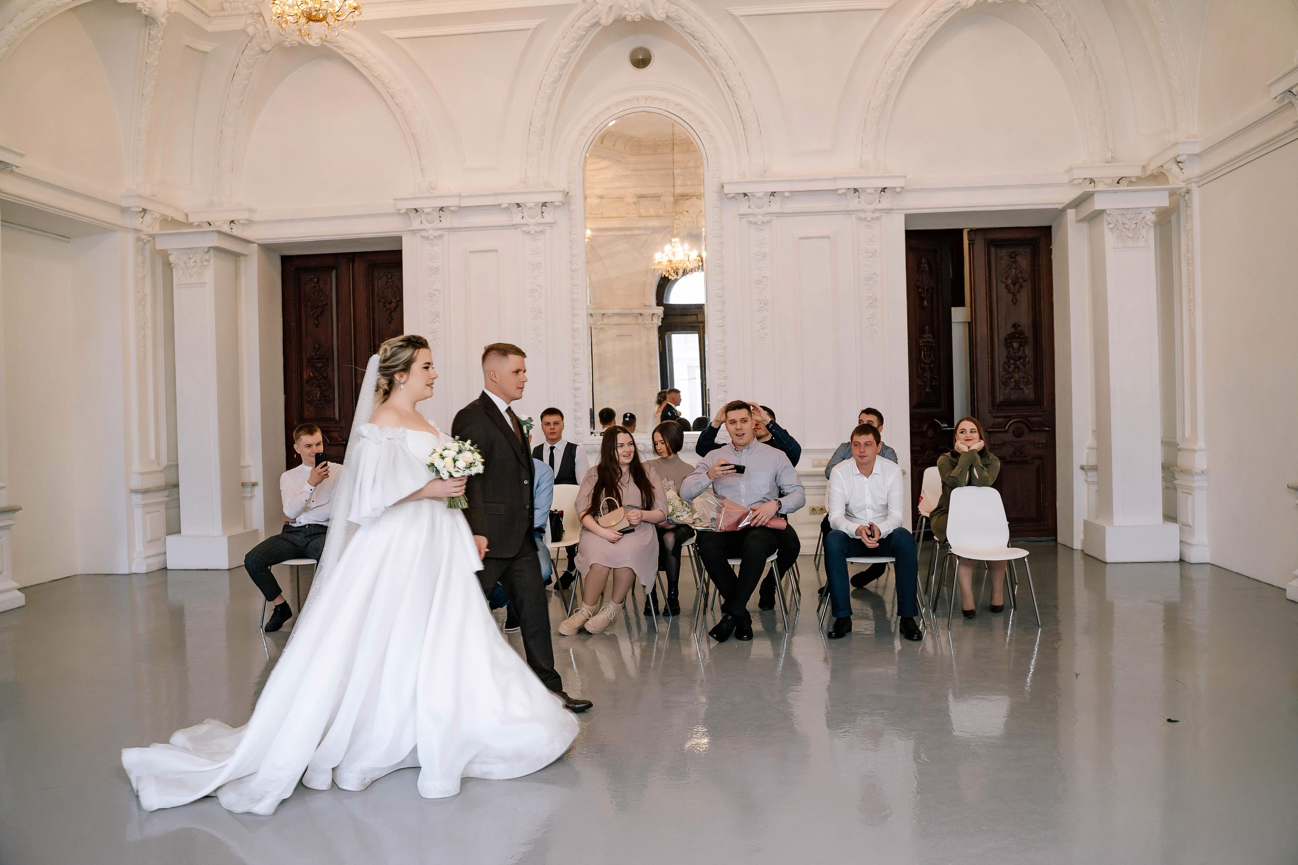 Свадебная фотосессия в Особняке спиридонова и в отеле Люмьер