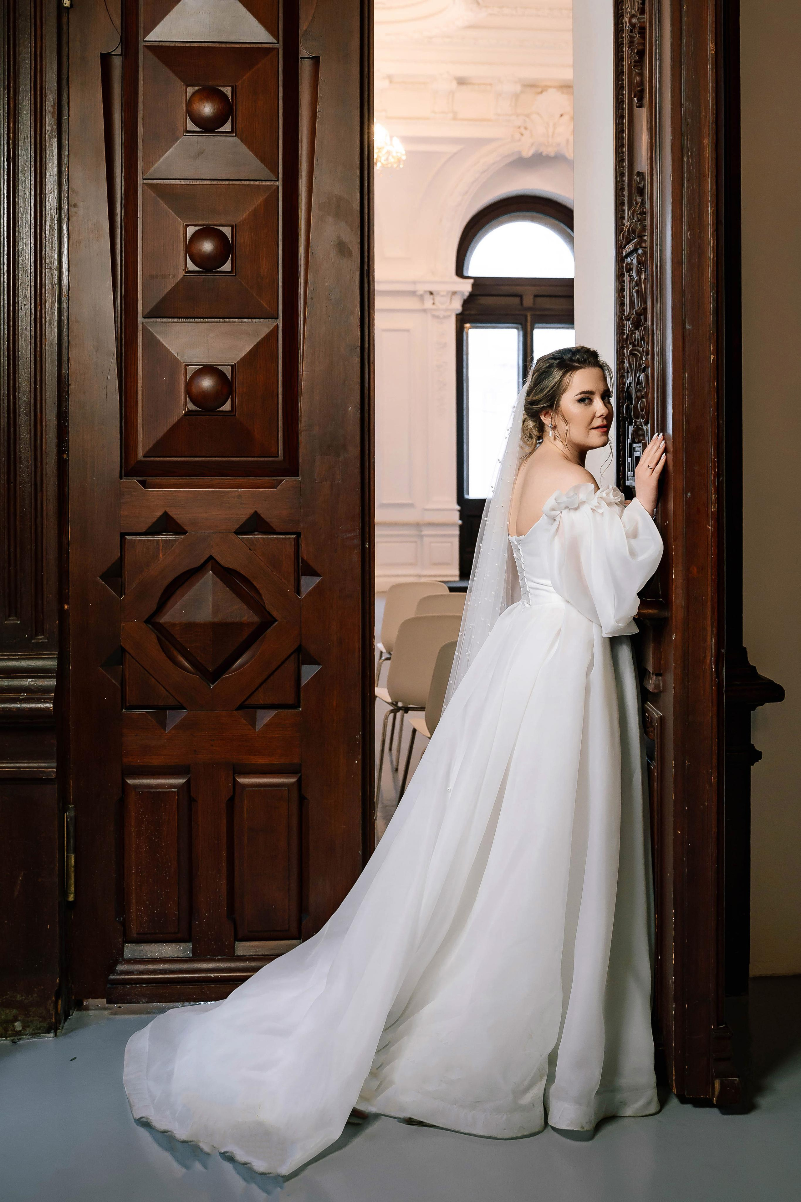 Свадебная фотосессия в Особняке спиридонова и в отеле Люмьер