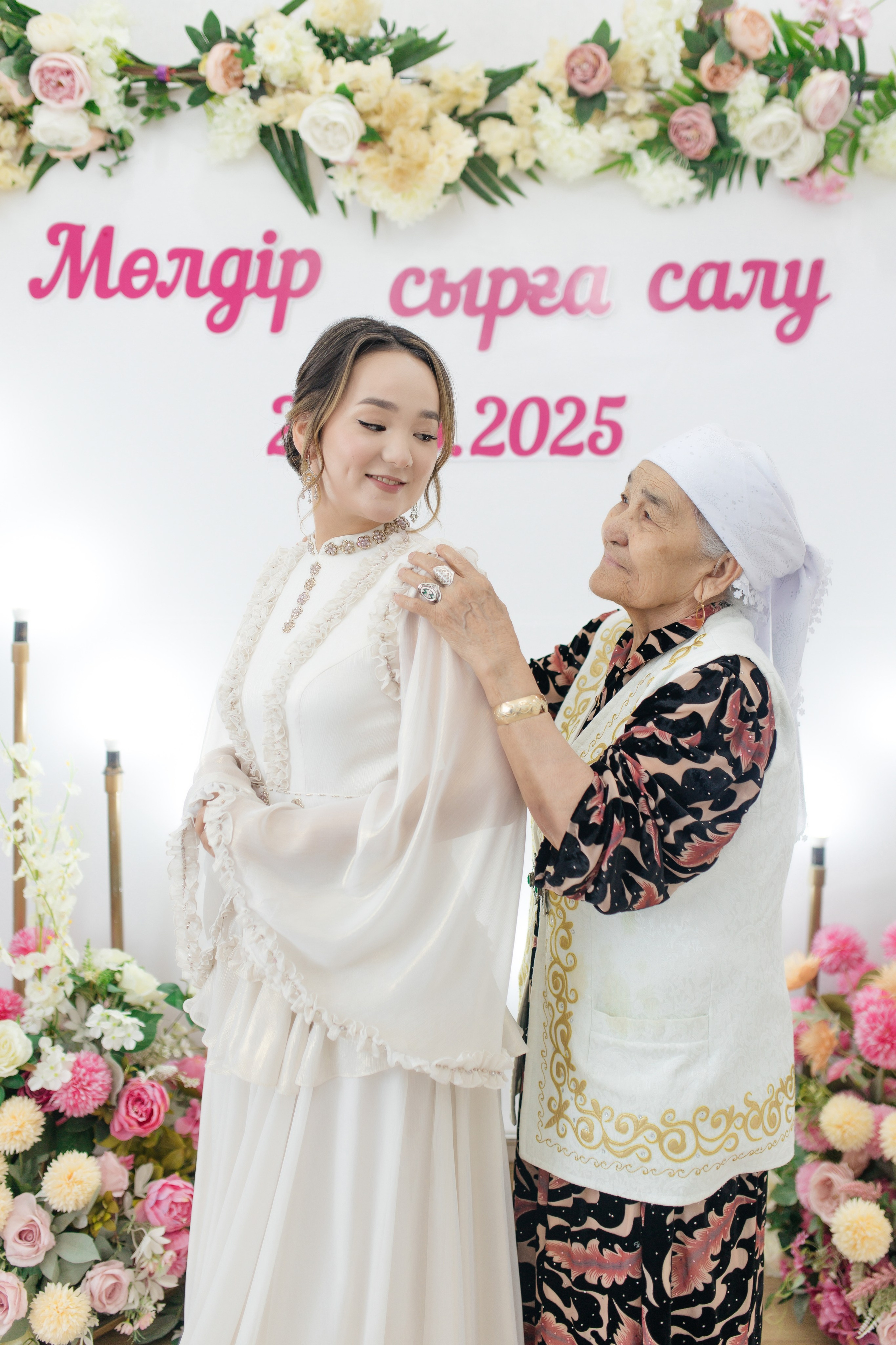 Moldir — syrğa salu. Wedding and Love story Photographer