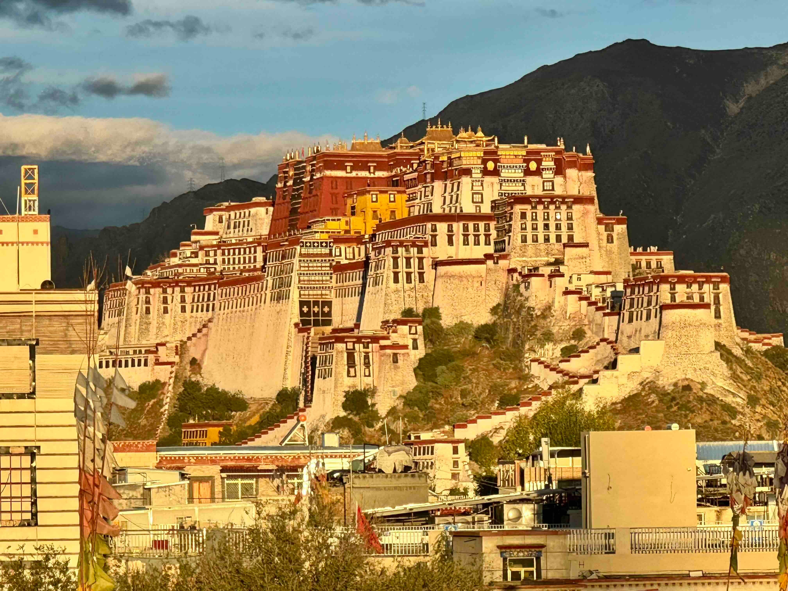 Экспедиция в Тибет по следам Рериха. Роман Ходырев — художник, фотограф, музыкант, эзотериолог. Санкт-Петербург, Рига