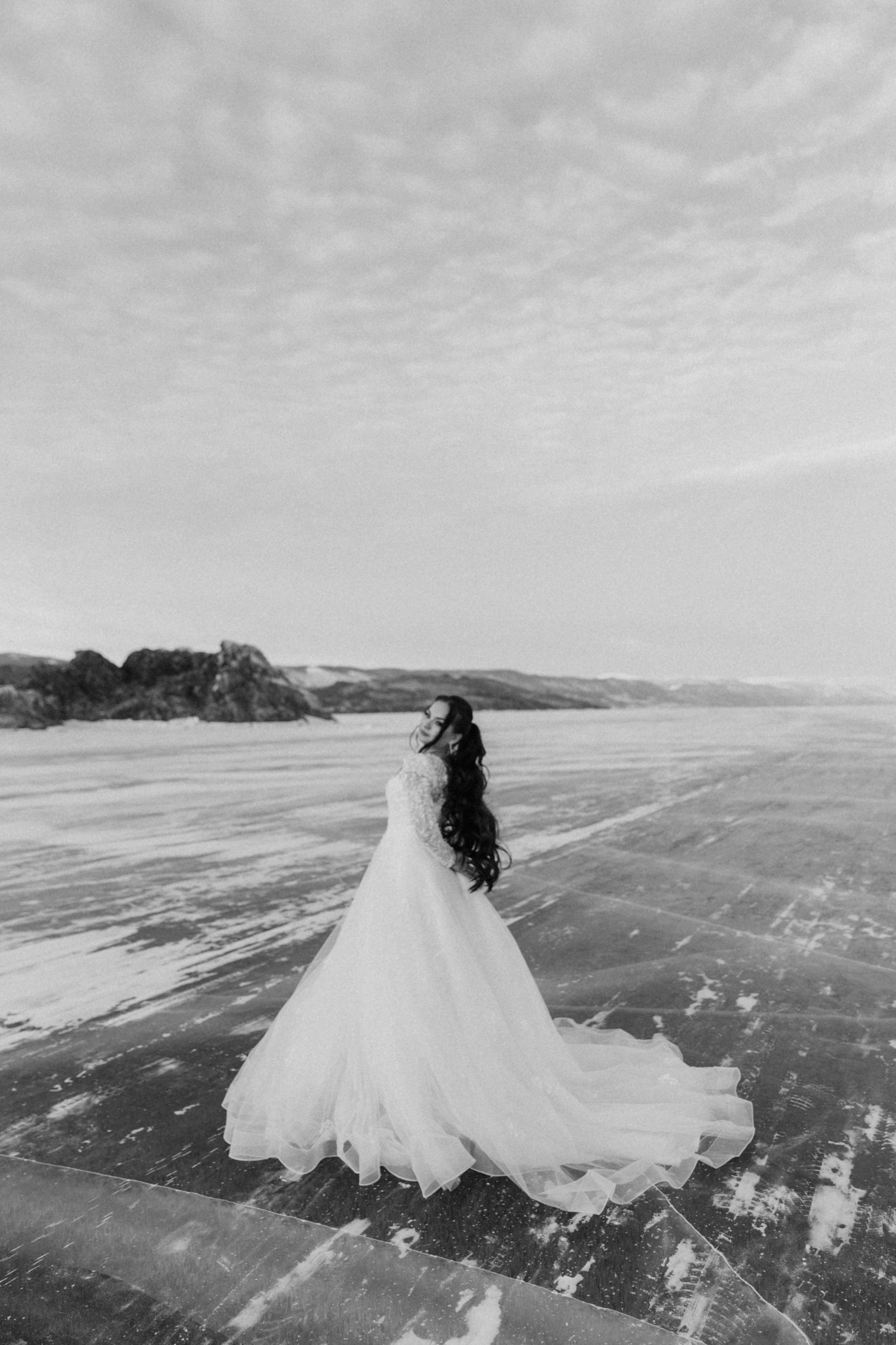 Свадебная зимняя съемка на Байкале. Главная