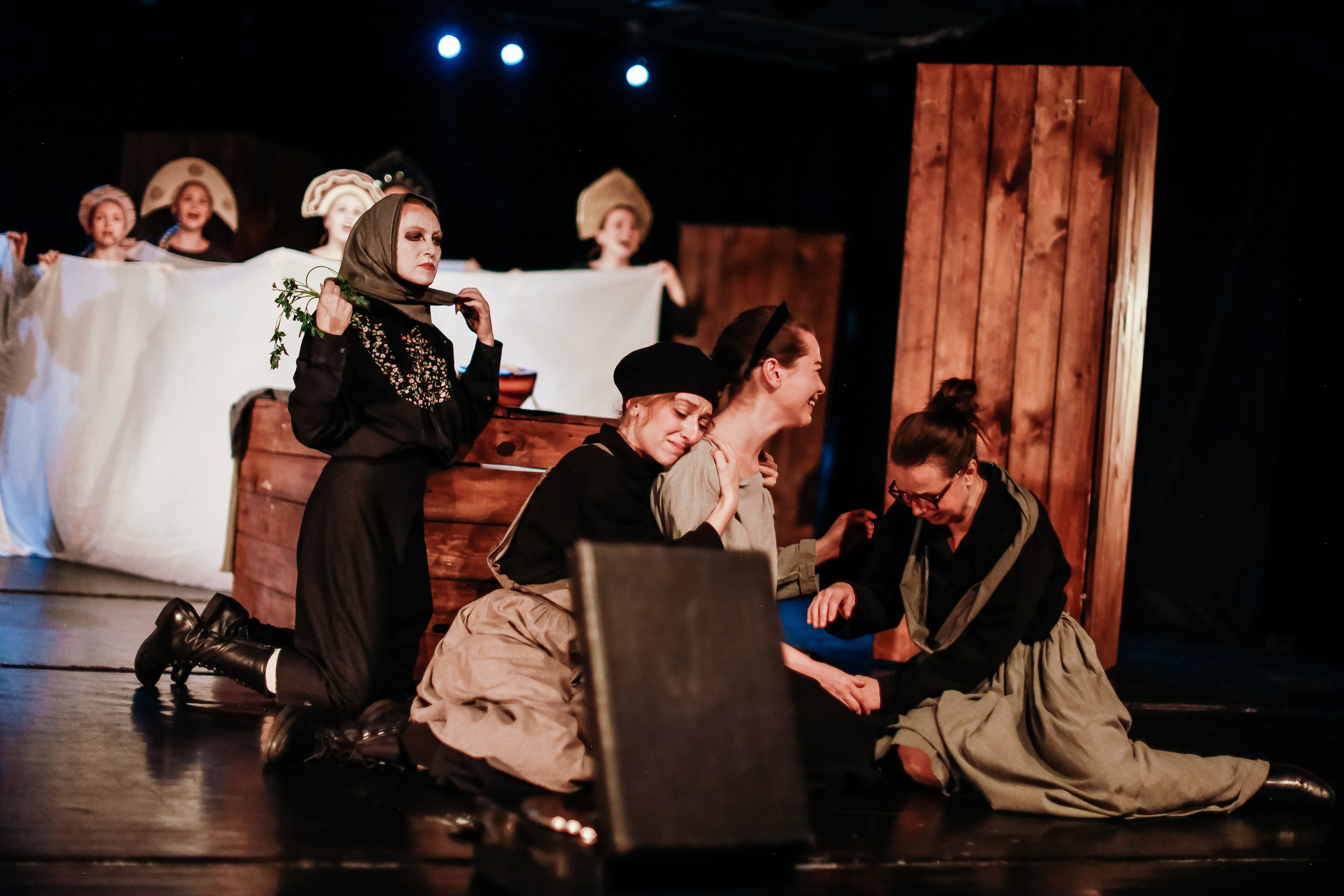 «Марьино поле». Молодежный театр Алтая. Режиссёр Ирина Астафьева. Фоторепортаж. Театральная фотосъёмка